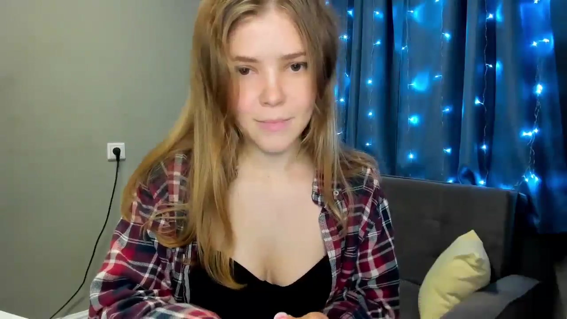 Gallery image thumbnail from EffyShy's myfreecams stream on, 10/14/2024, 16:03 image 7 of 20