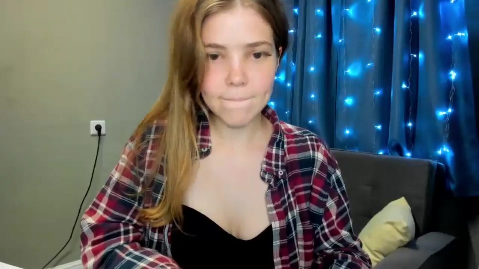 Gallery image thumbnail from EffyShy's myfreecams stream on, 10/14/2024, 22:03 image 20 of 20