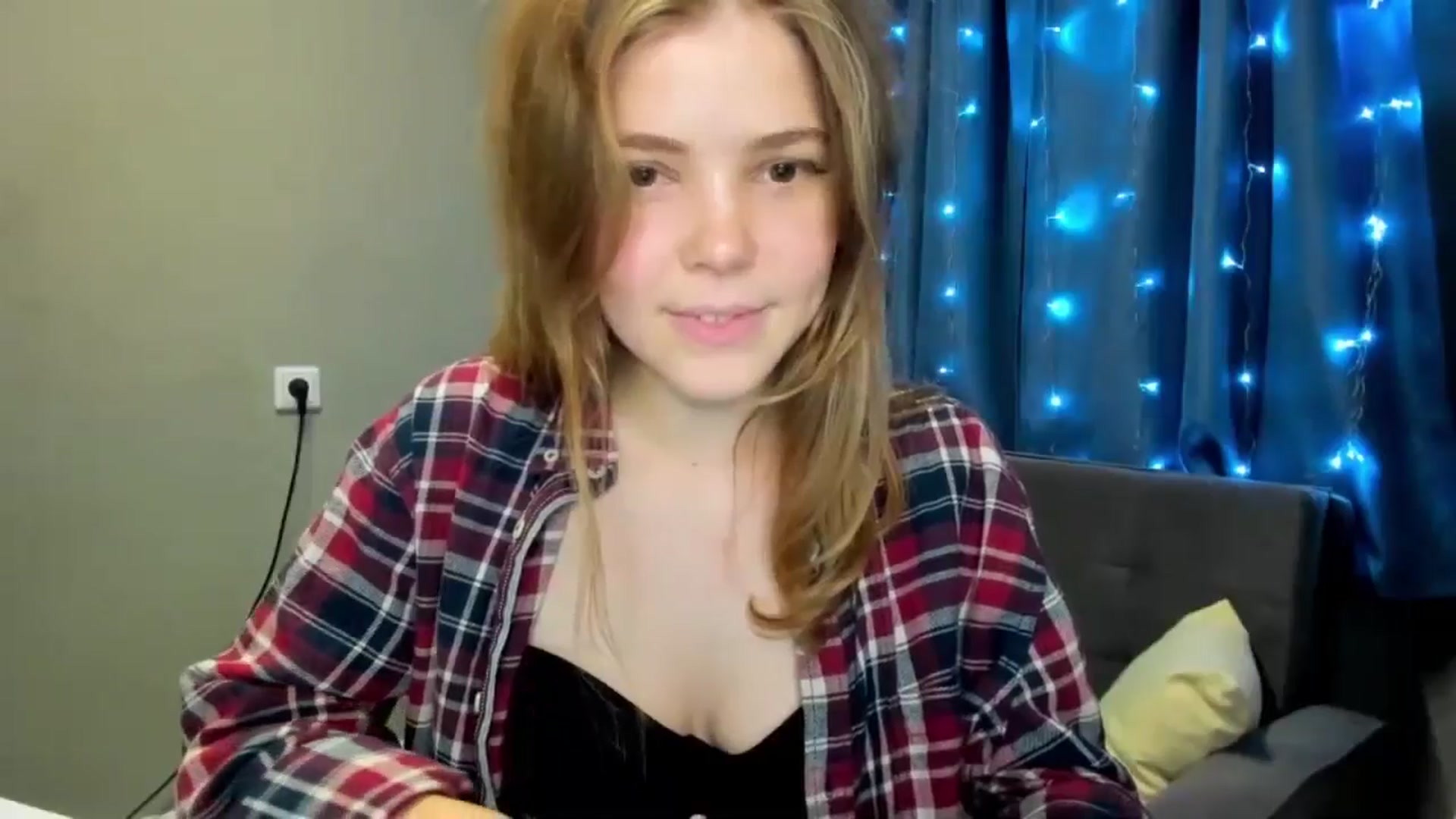 Gallery image thumbnail from EffyShy's myfreecams stream on, 10/14/2024, 22:03 image 16 of 20