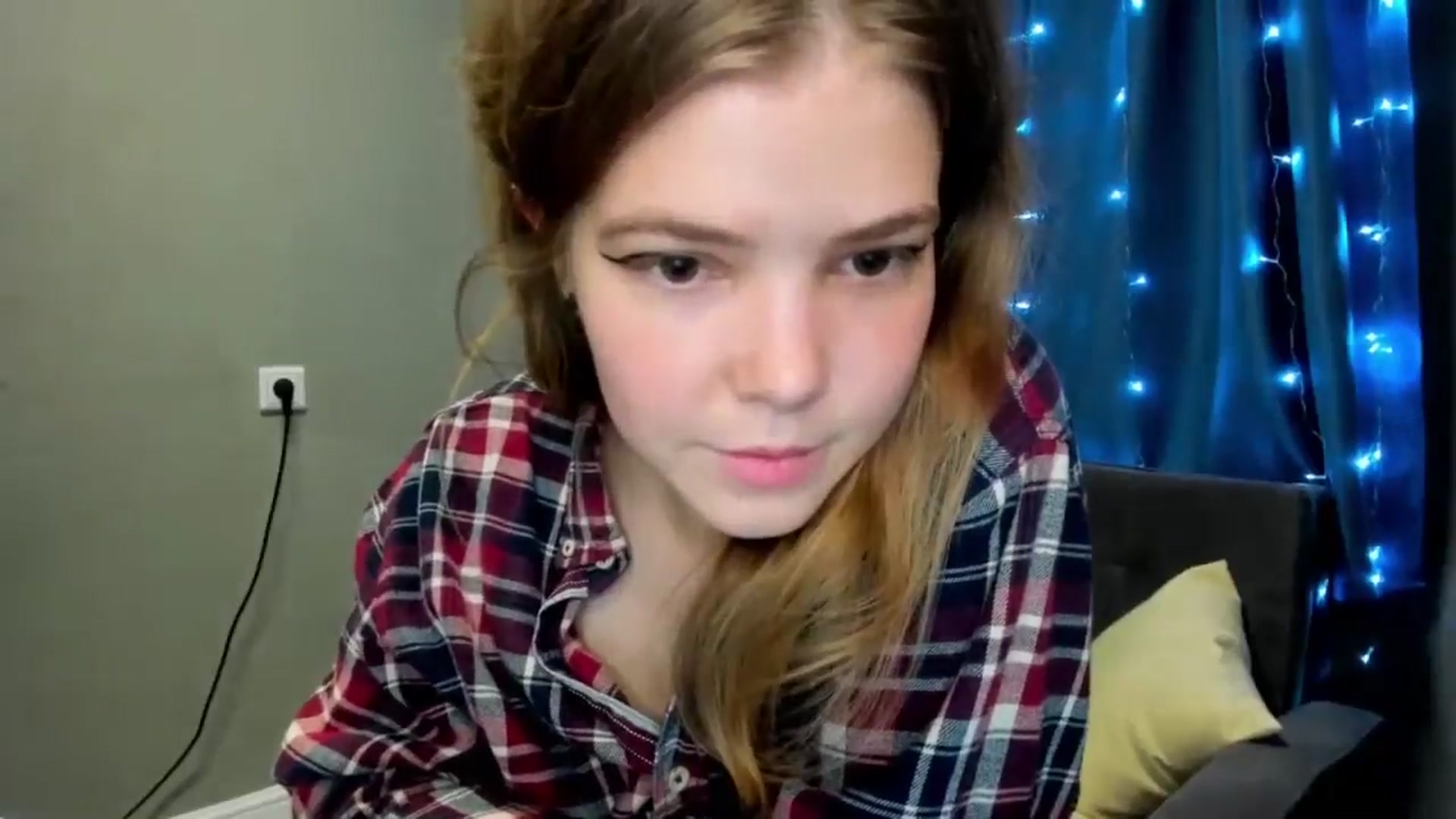Gallery image thumbnail from EffyShy's myfreecams stream on, 10/20/2024, 21:49 image 13 of 20