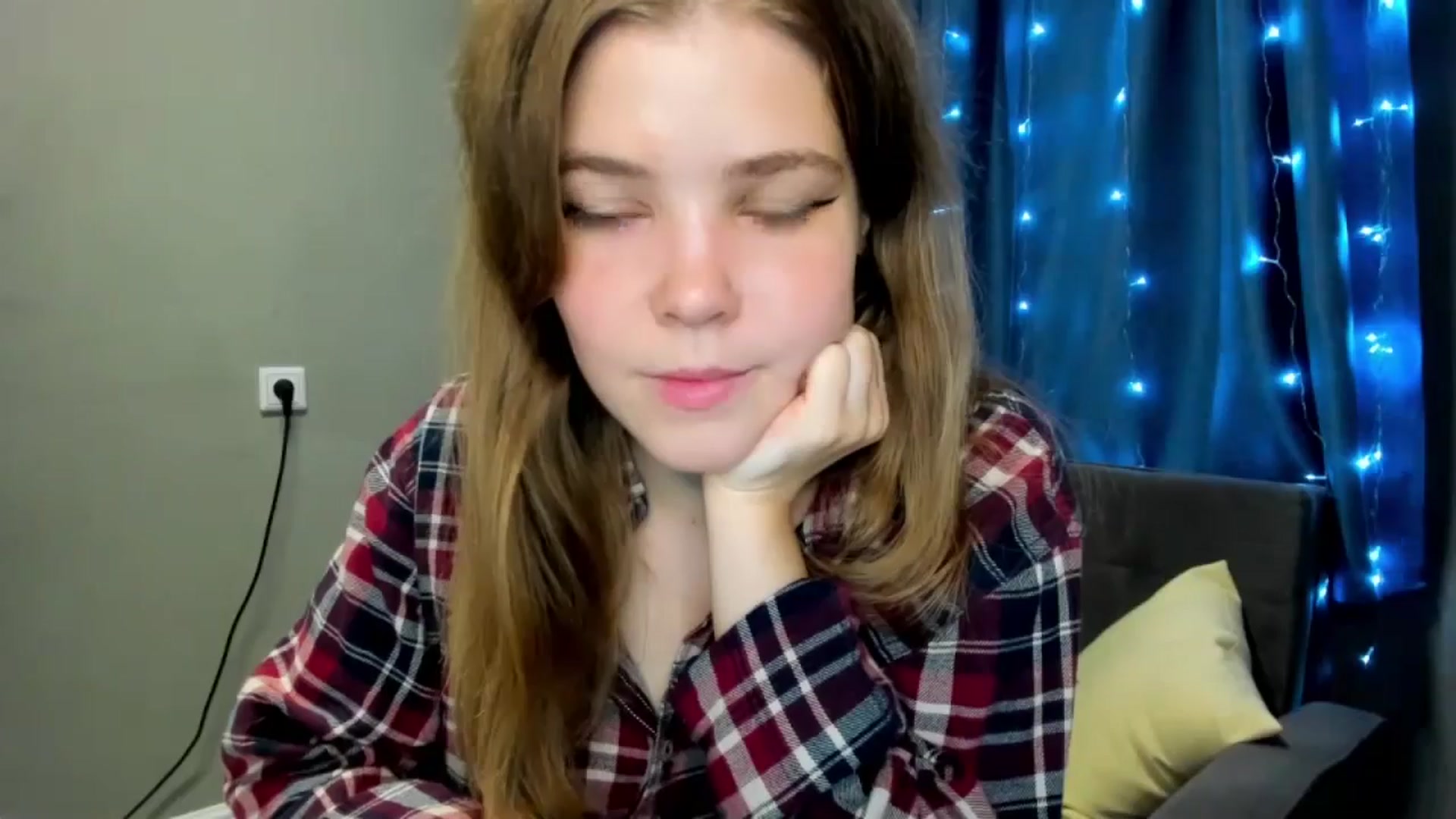 Gallery image thumbnail from EffyShy's myfreecams stream on, 10/20/2024, 21:49 image 4 of 20
