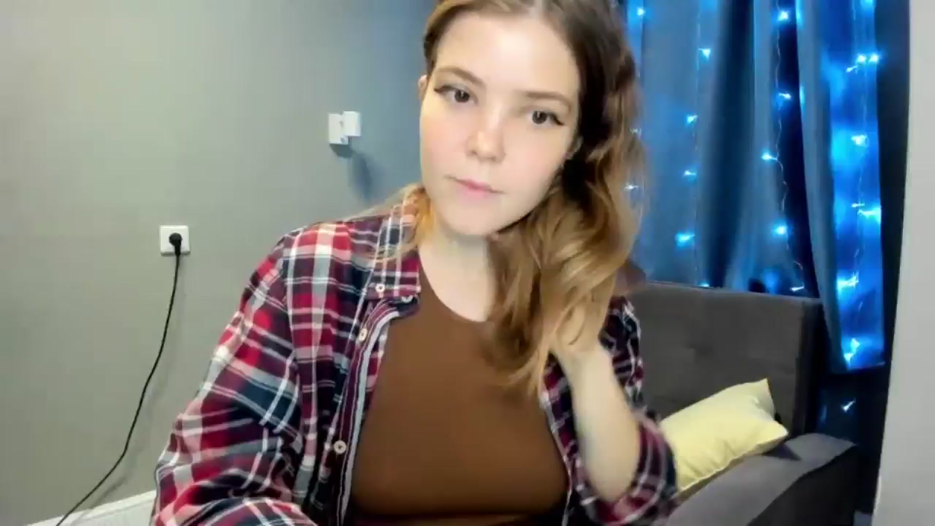 Gallery image thumbnail from EffyShy's myfreecams stream on, 10/26/2024, 19:28 image 14 of 20