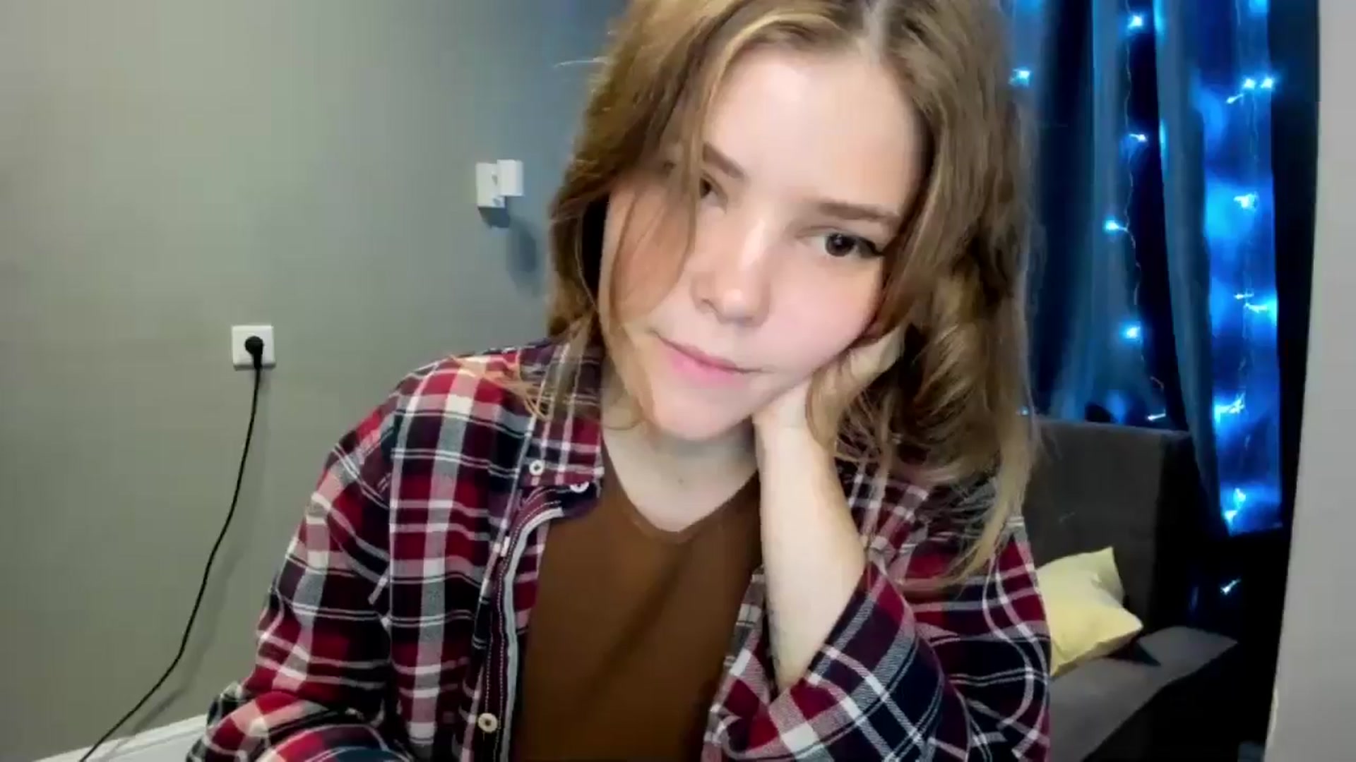 Gallery image thumbnail from EffyShy's myfreecams stream on, 10/26/2024, 19:28 image 4 of 20