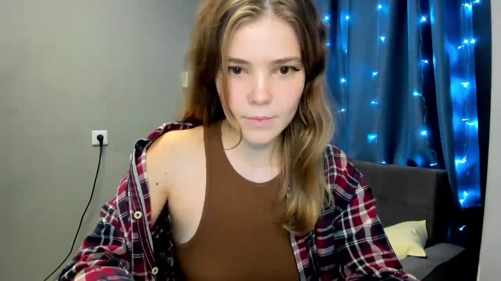 Gallery image thumbnail from EffyShy's myfreecams stream on, 10/26/2024, 21:11 image 6 of 20
