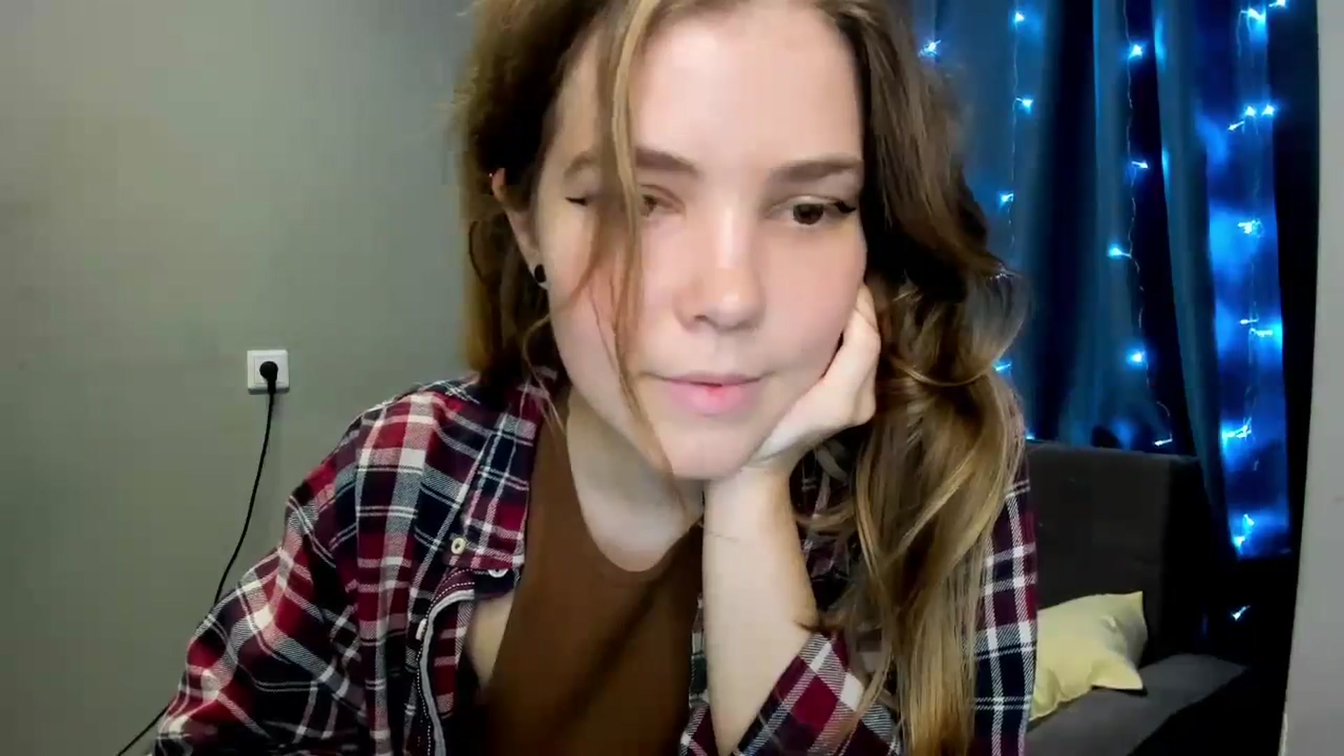 Gallery image thumbnail from EffyShy's myfreecams stream on, 10/26/2024, 21:11 image 14 of 20