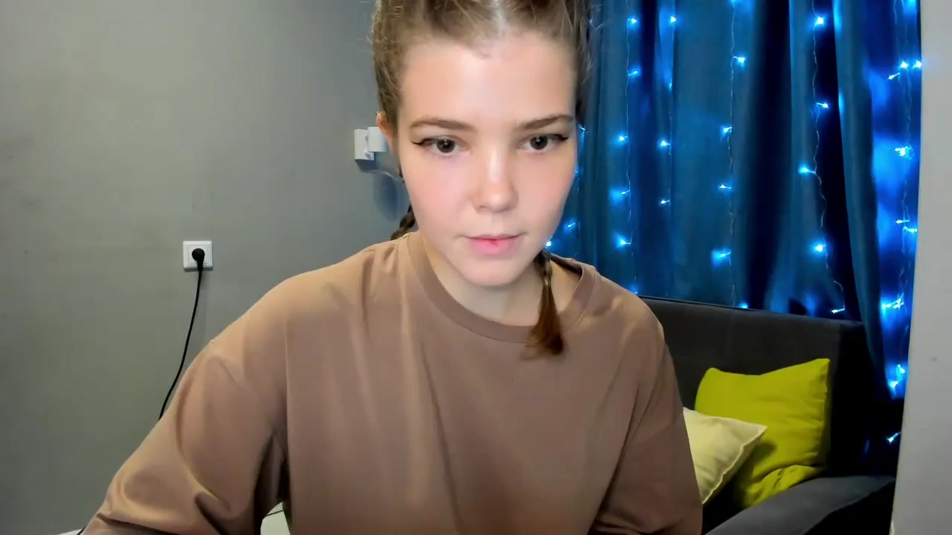 Gallery image thumbnail from EffyShy's myfreecams stream on, 10/27/2024, 20:03 image 5 of 20