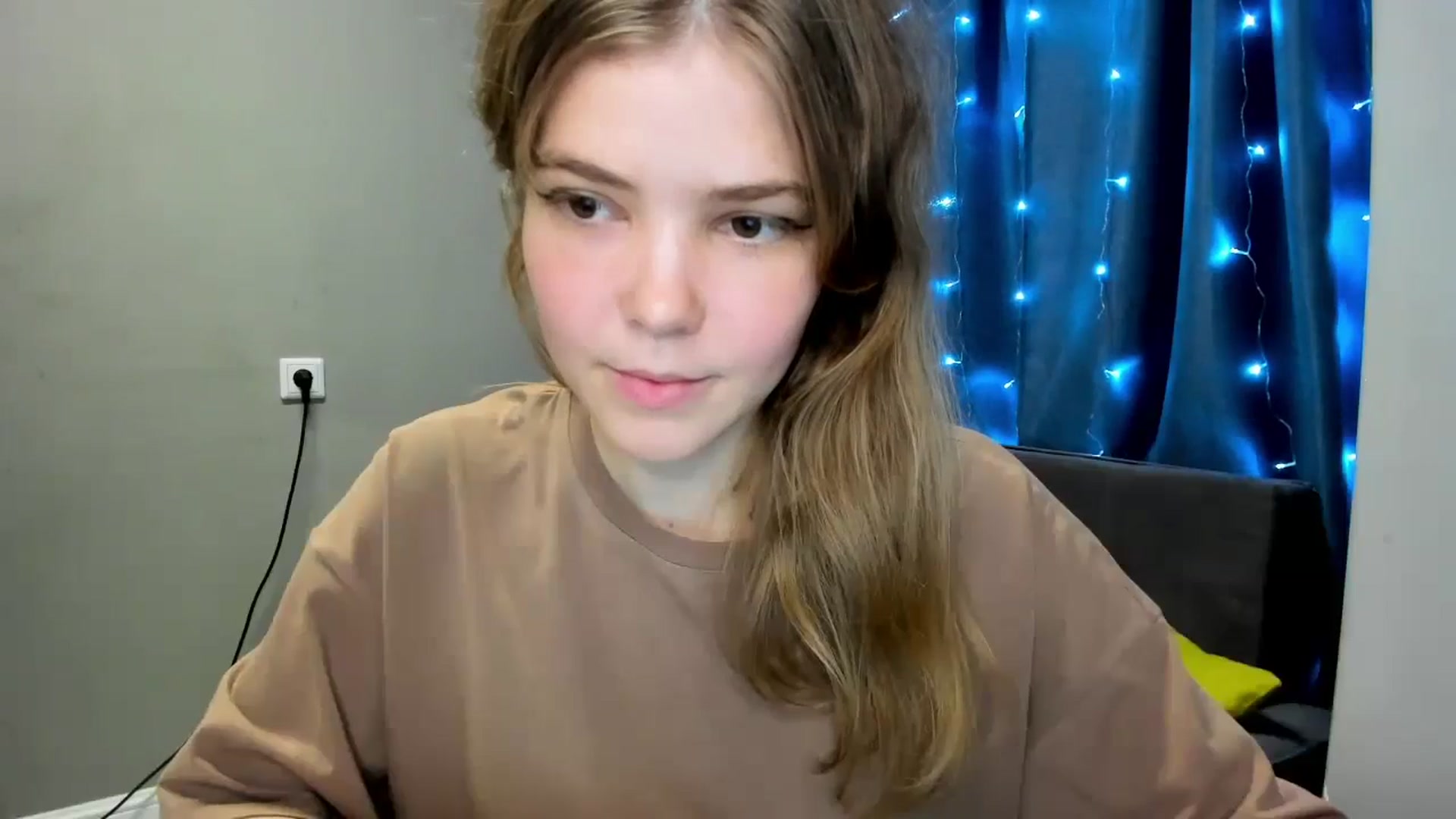 Gallery image thumbnail from EffyShy's myfreecams stream on, 10/30/2024, 19:14 image 3 of 20
