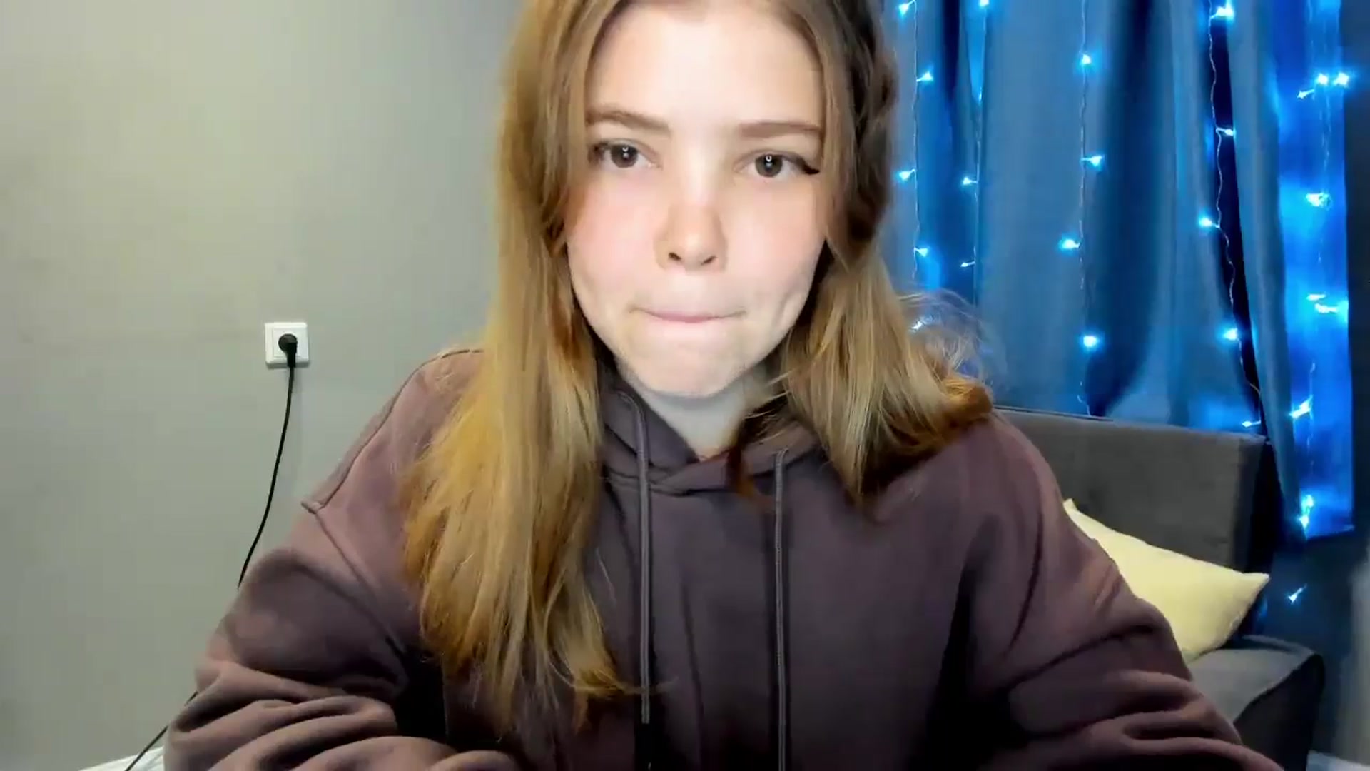 Gallery image thumbnail from EffyShy's myfreecams stream on, 11/13/2024, 18:52 image 13 of 20