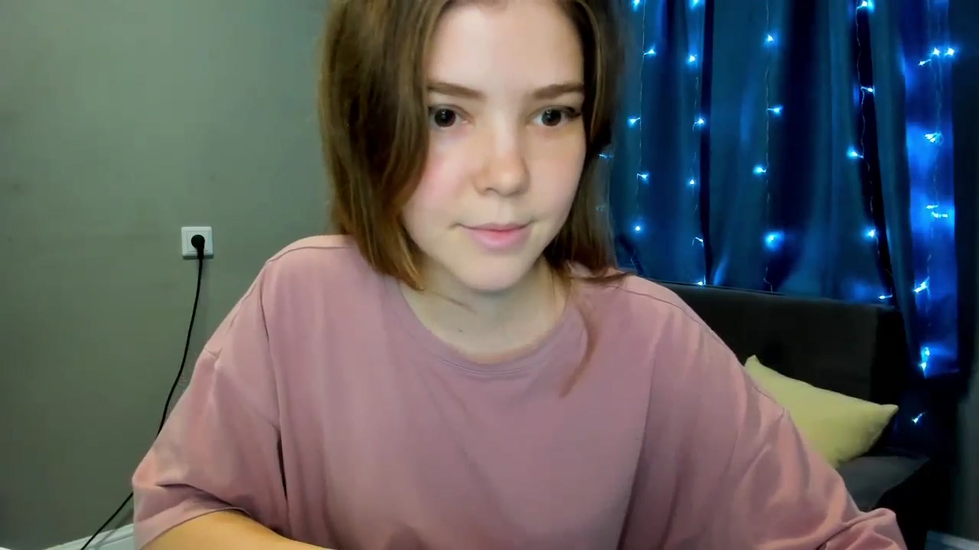 Gallery image thumbnail from EffyShy's myfreecams stream on, 11/14/2024, 14:14 image 4 of 20