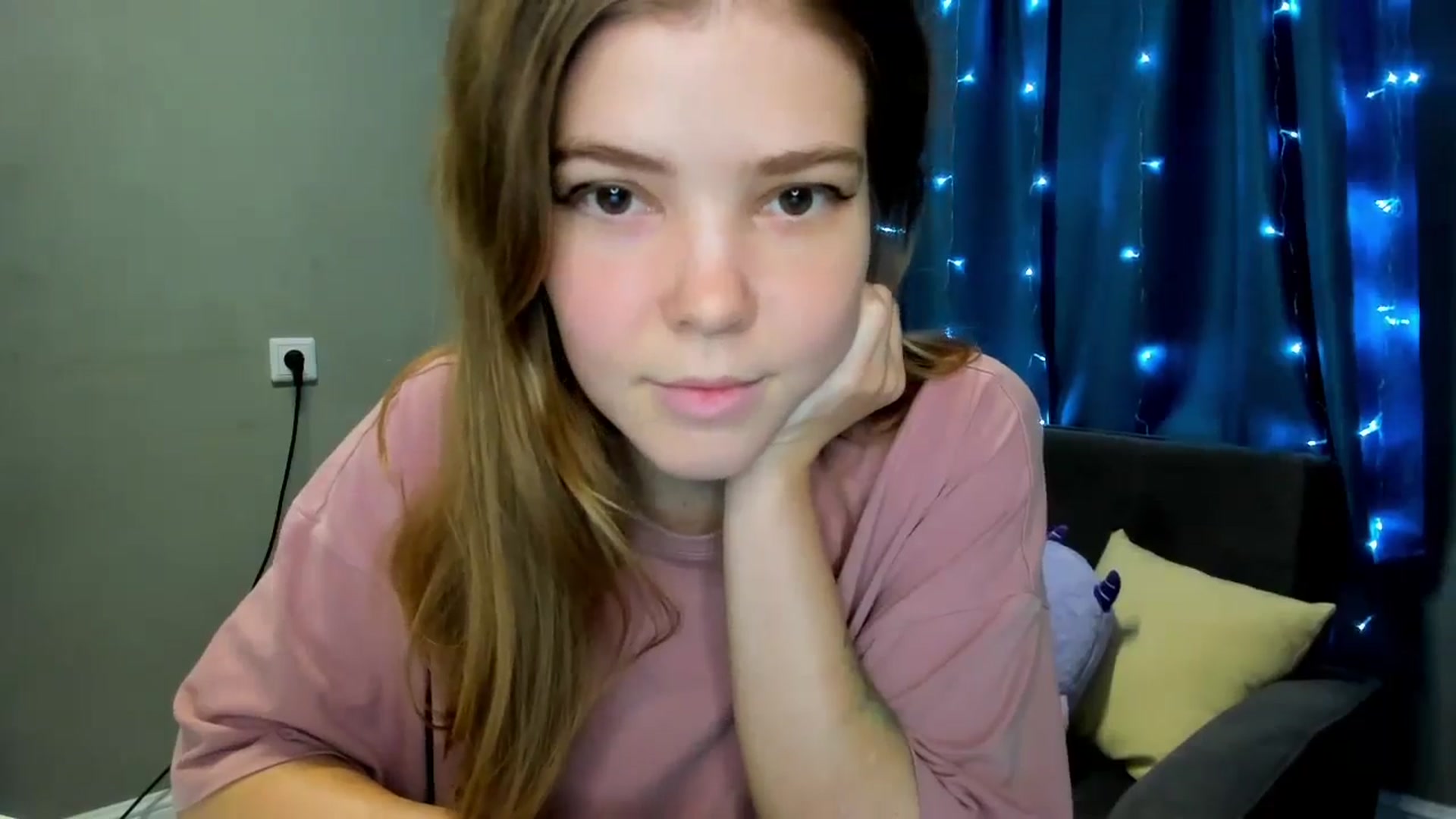 Gallery image thumbnail from EffyShy's myfreecams stream on, 11/14/2024, 14:14 image 6 of 20