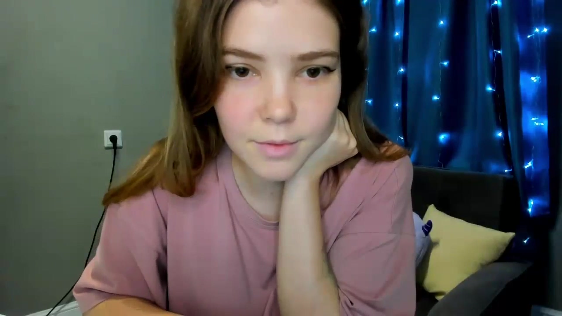 Gallery image thumbnail from EffyShy's myfreecams stream on, 11/14/2024, 14:14 image 15 of 20