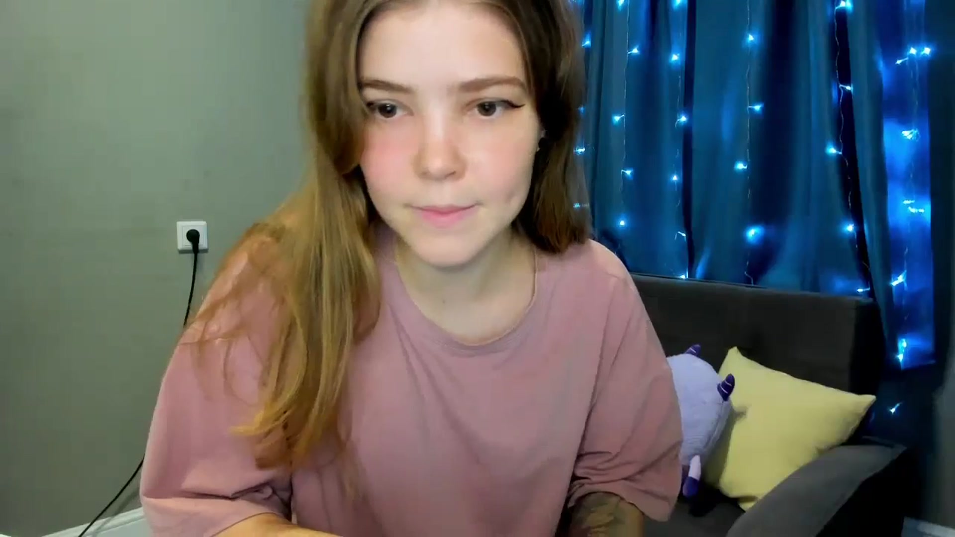 Gallery image thumbnail from EffyShy's myfreecams stream on, 11/14/2024, 14:14 image 2 of 20
