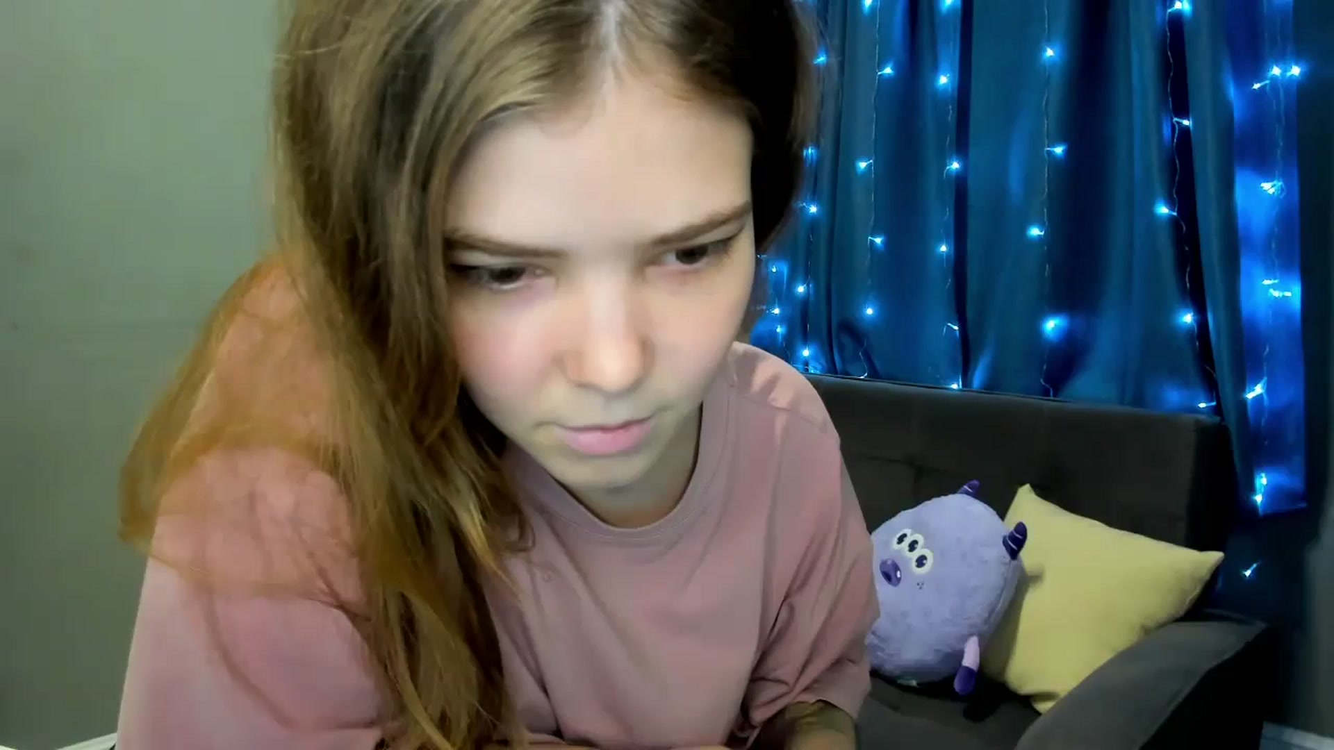 Gallery image thumbnail from EffyShy's myfreecams stream on, 11/14/2024, 14:14 image 1 of 20