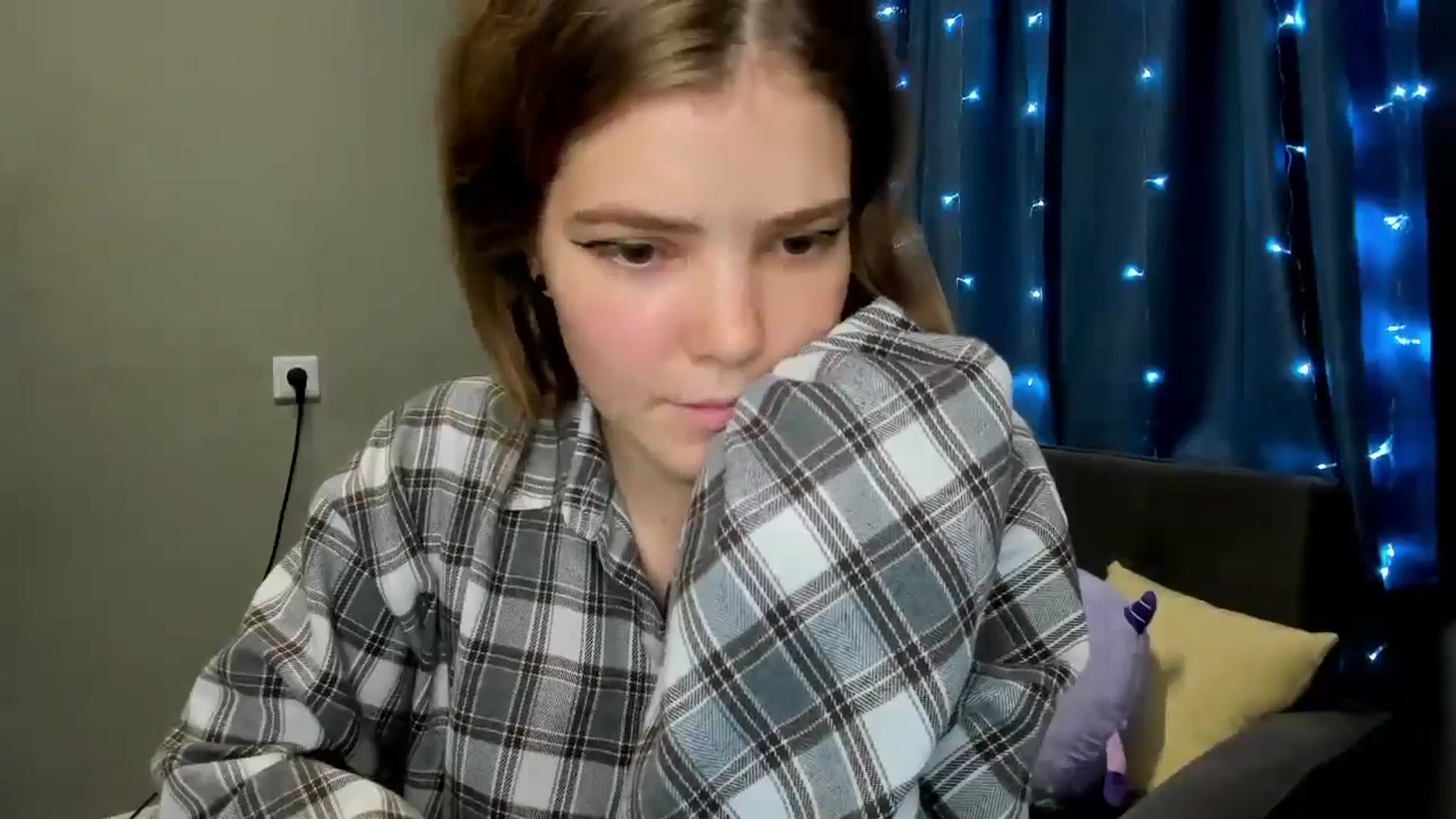Gallery image thumbnail from EffyShy's myfreecams stream on, 11/15/2024, 18:36 image 20 of 20