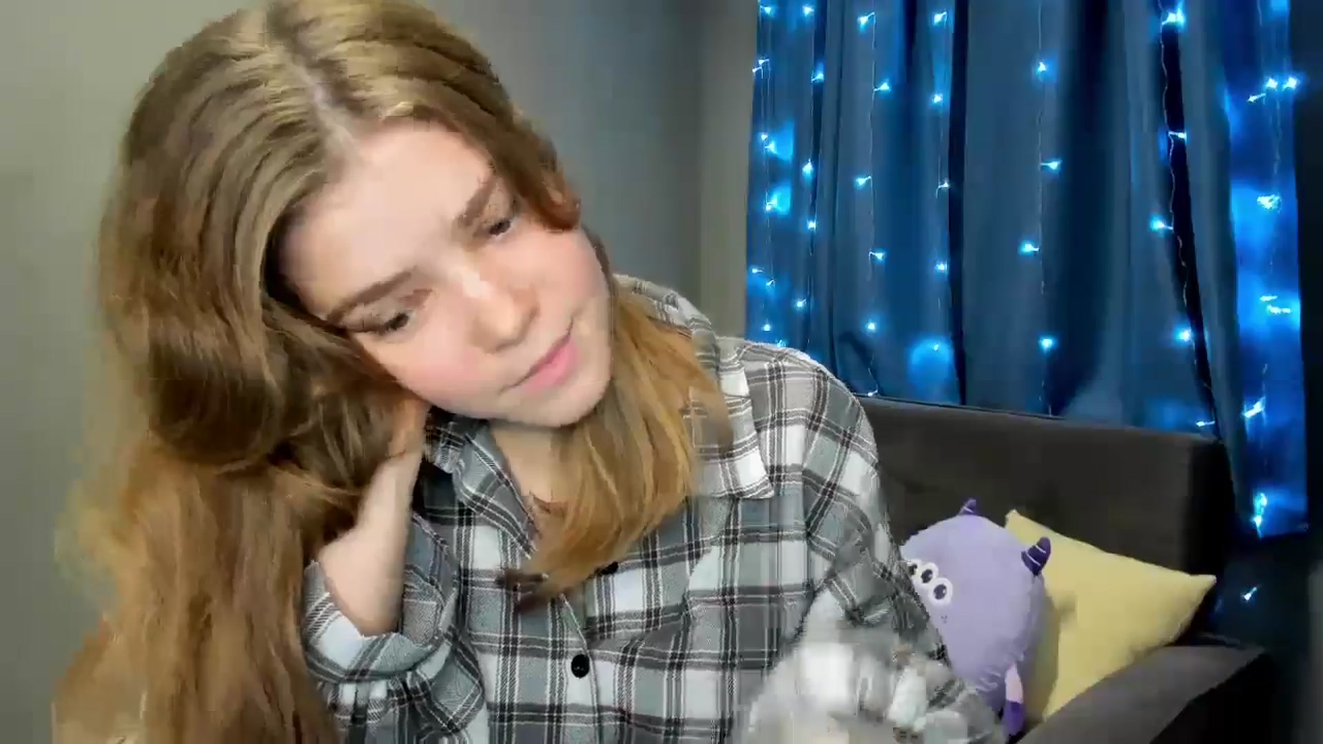 Gallery image thumbnail from EffyShy's myfreecams stream on, 11/15/2024, 18:36 image 15 of 20