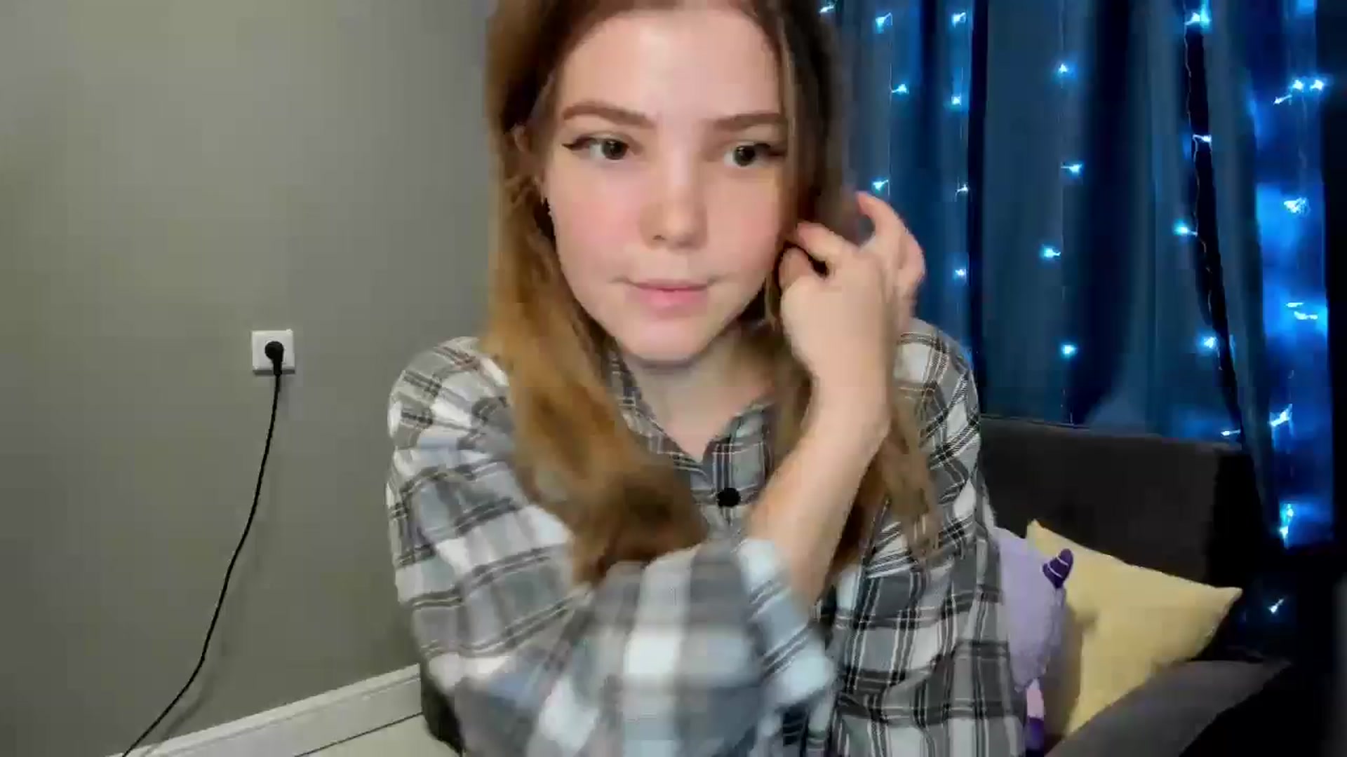 Gallery image thumbnail from EffyShy's myfreecams stream on, 11/15/2024, 18:36 image 1 of 20