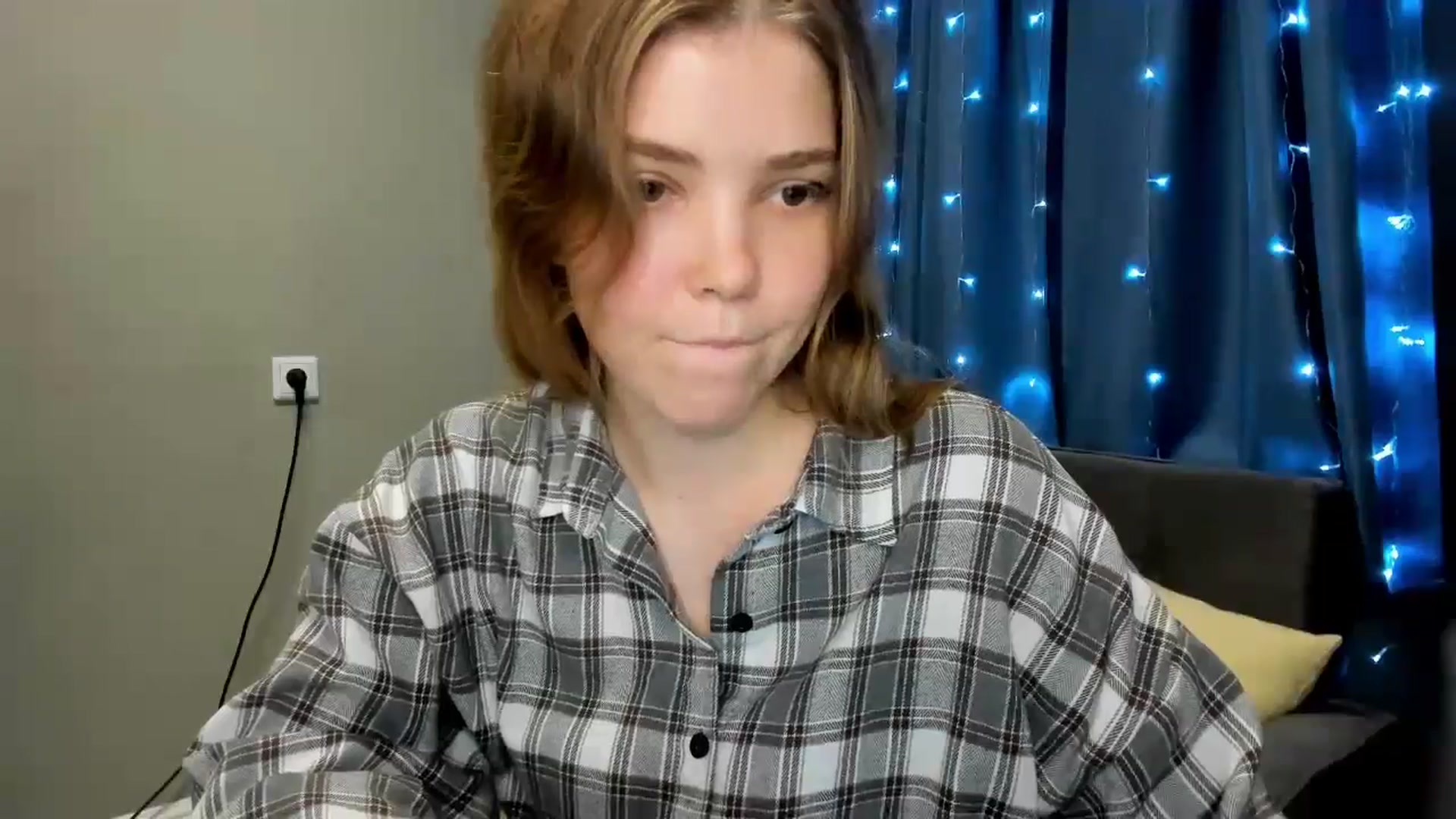 Gallery image thumbnail from EffyShy's myfreecams stream on, 11/15/2024, 18:36 image 2 of 20