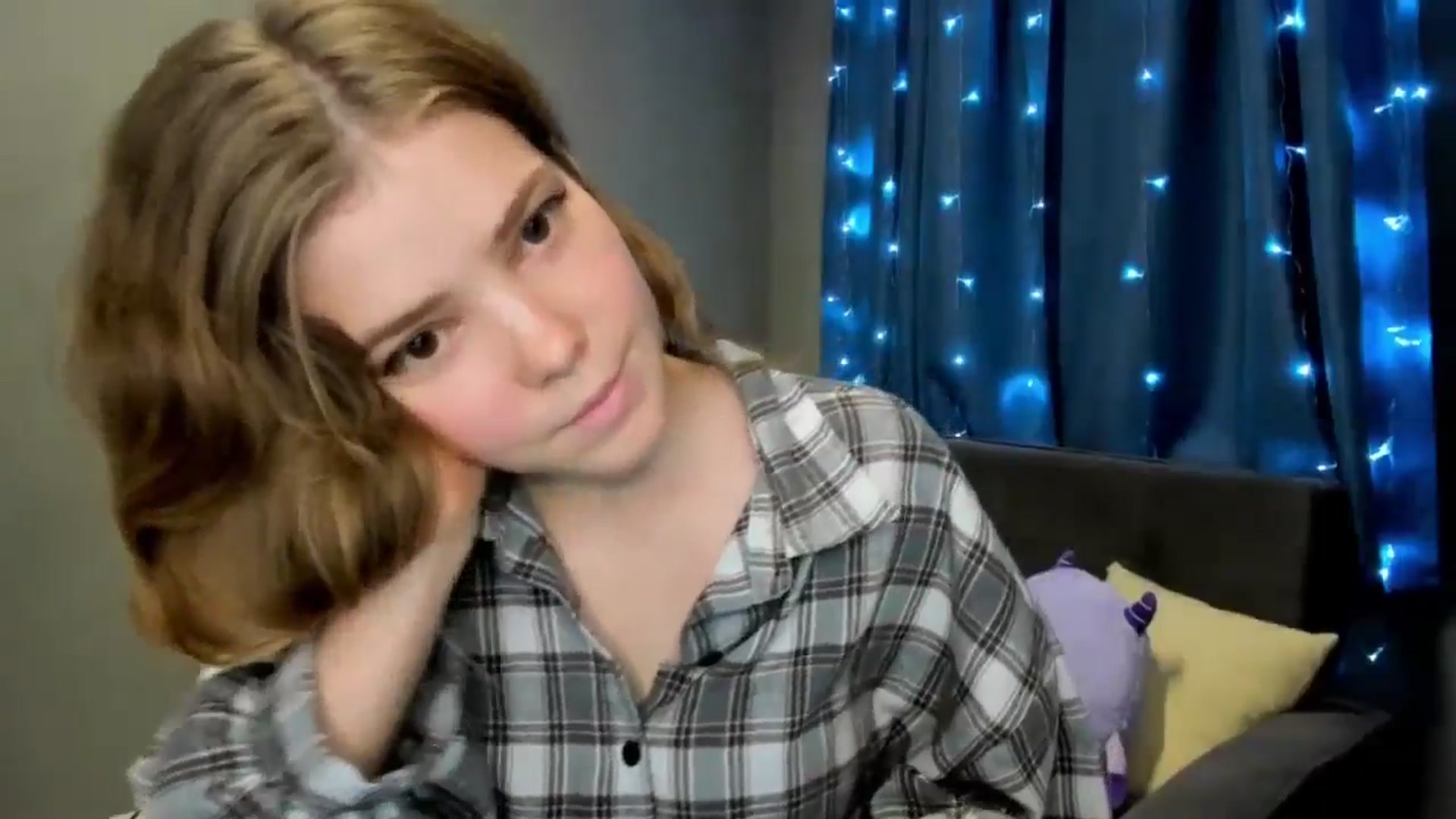 Gallery image thumbnail from EffyShy's myfreecams stream on, 11/15/2024, 18:53 image 20 of 20