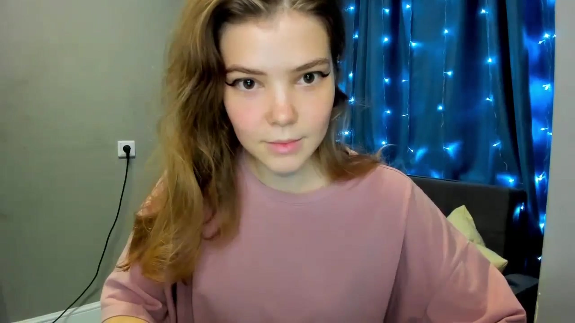 Gallery image thumbnail from EffyShy's myfreecams stream on, 11/27/2024, 18:55 image 4 of 20