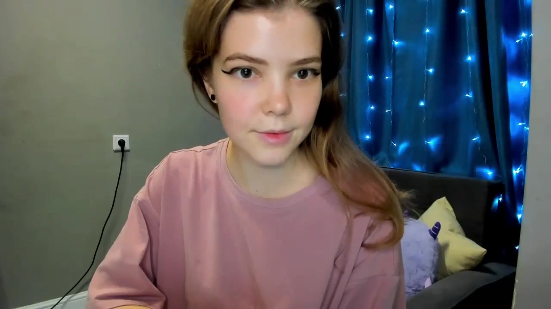 Gallery image thumbnail from EffyShy's myfreecams stream on, 11/27/2024, 18:55 image 11 of 20
