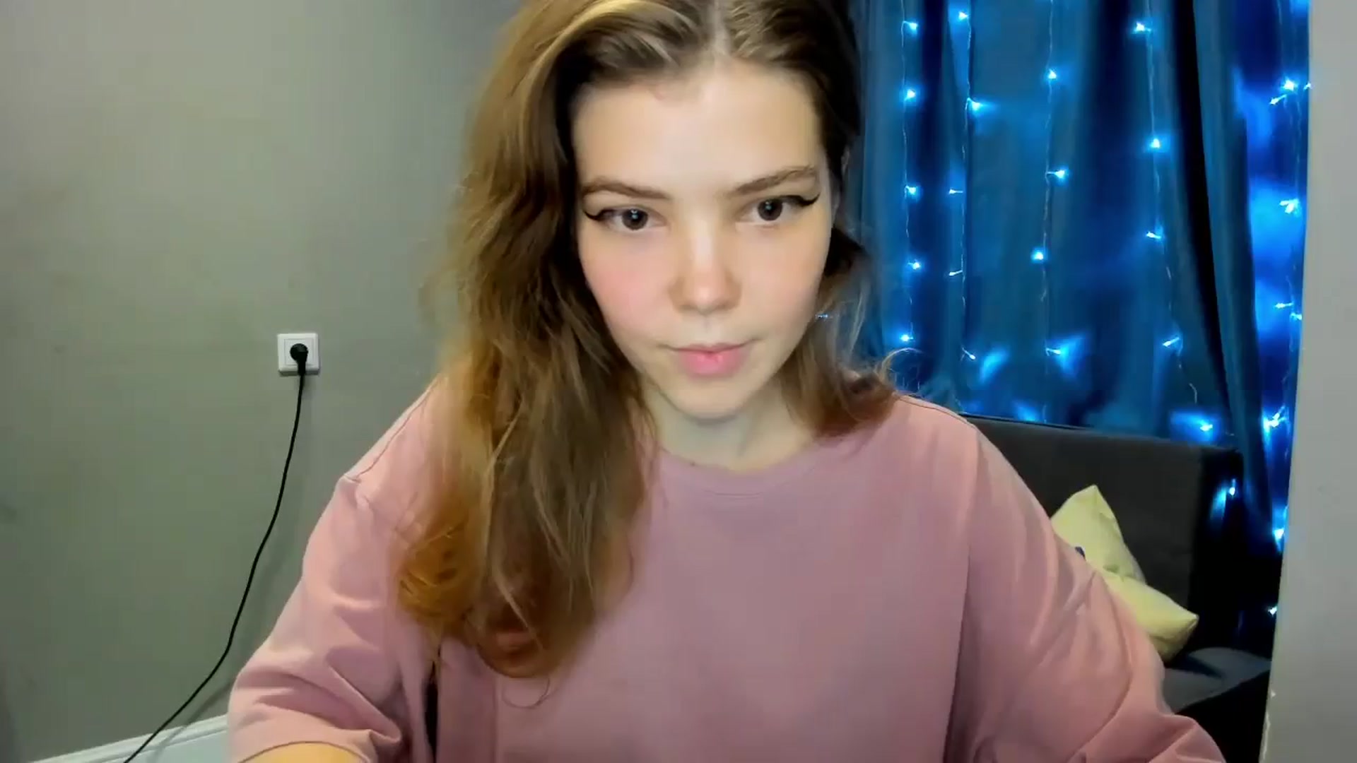 Gallery image thumbnail from EffyShy's myfreecams stream on, 11/27/2024, 18:55 image 3 of 20