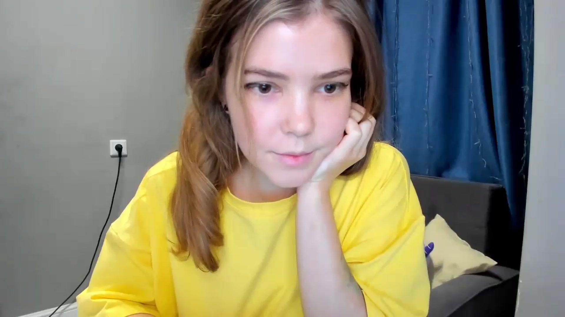 Gallery image thumbnail from EffyShy's myfreecams stream on, 11/30/2024, 18:40 image 11 of 20
