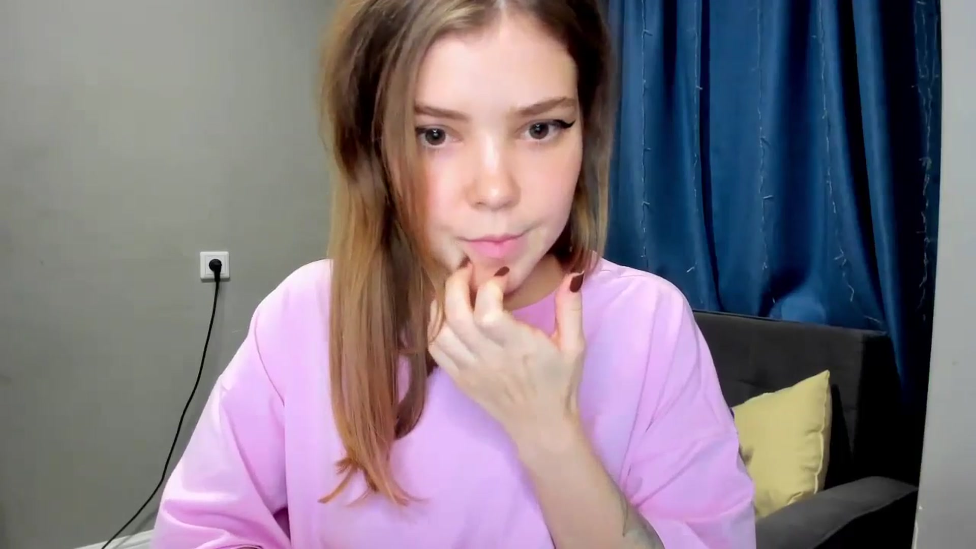 Gallery image thumbnail from EffyShy's myfreecams stream on, 12/04/2024, 21:52 image 18 of 20