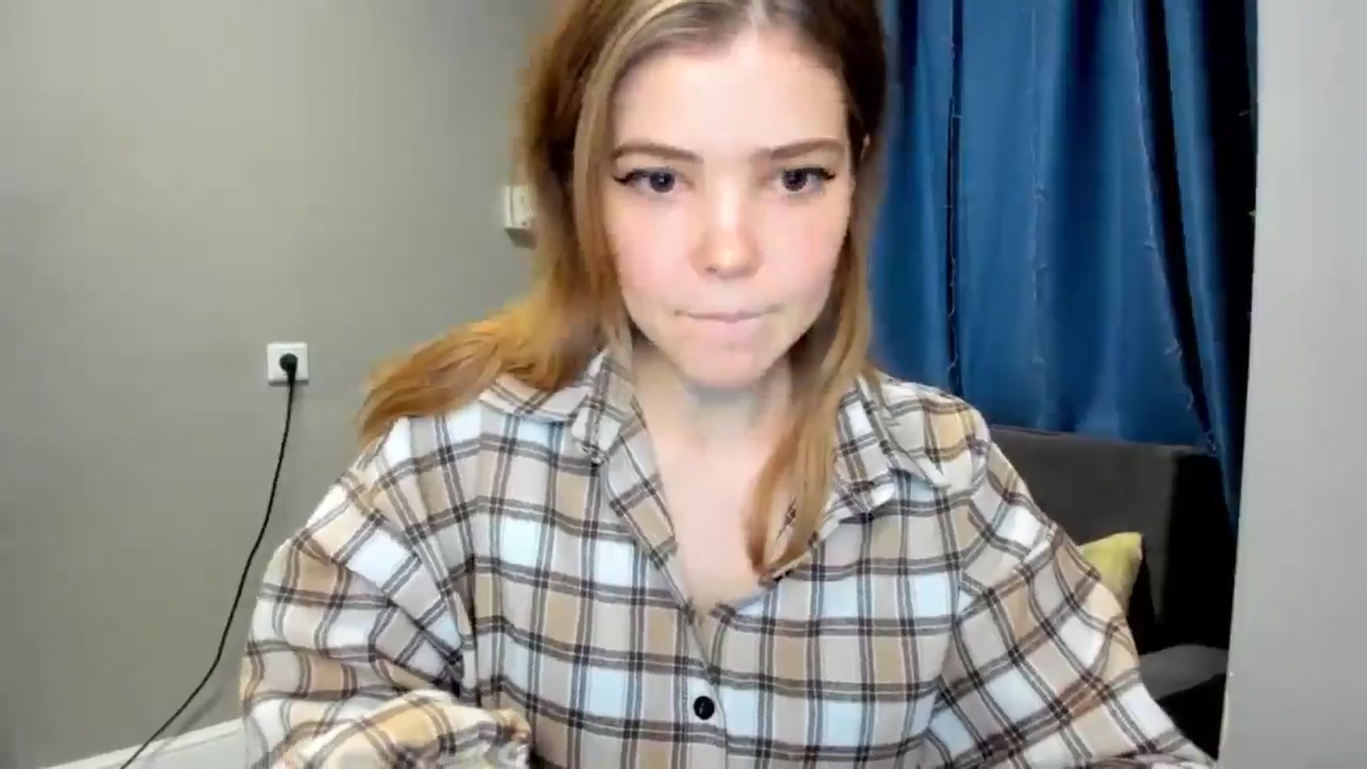 Gallery image thumbnail from EffyShy's myfreecams stream on, 12/10/2024, 14:25 image 16 of 20