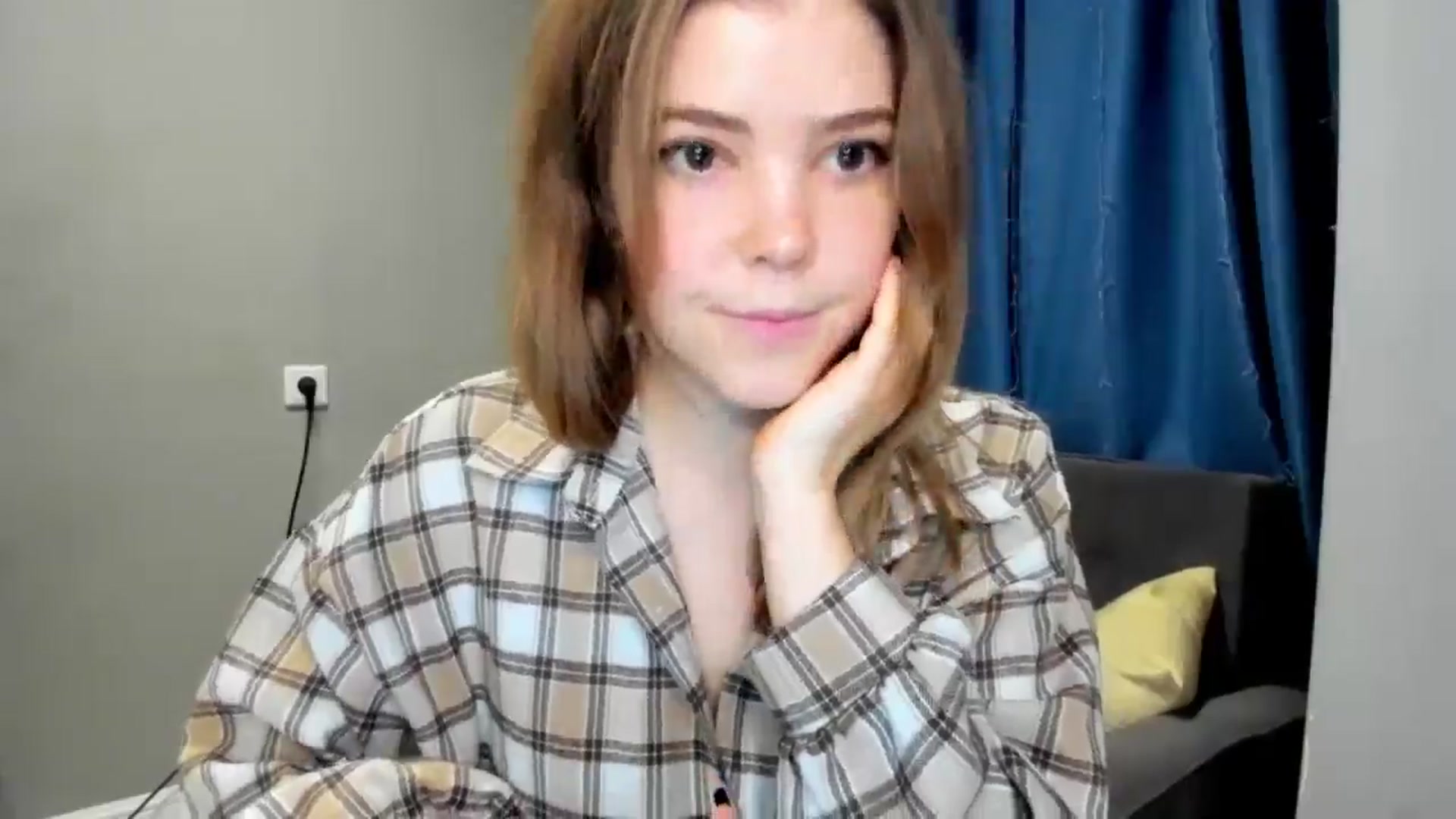 Gallery image thumbnail from EffyShy's myfreecams stream on, 12/10/2024, 14:25 image 5 of 20