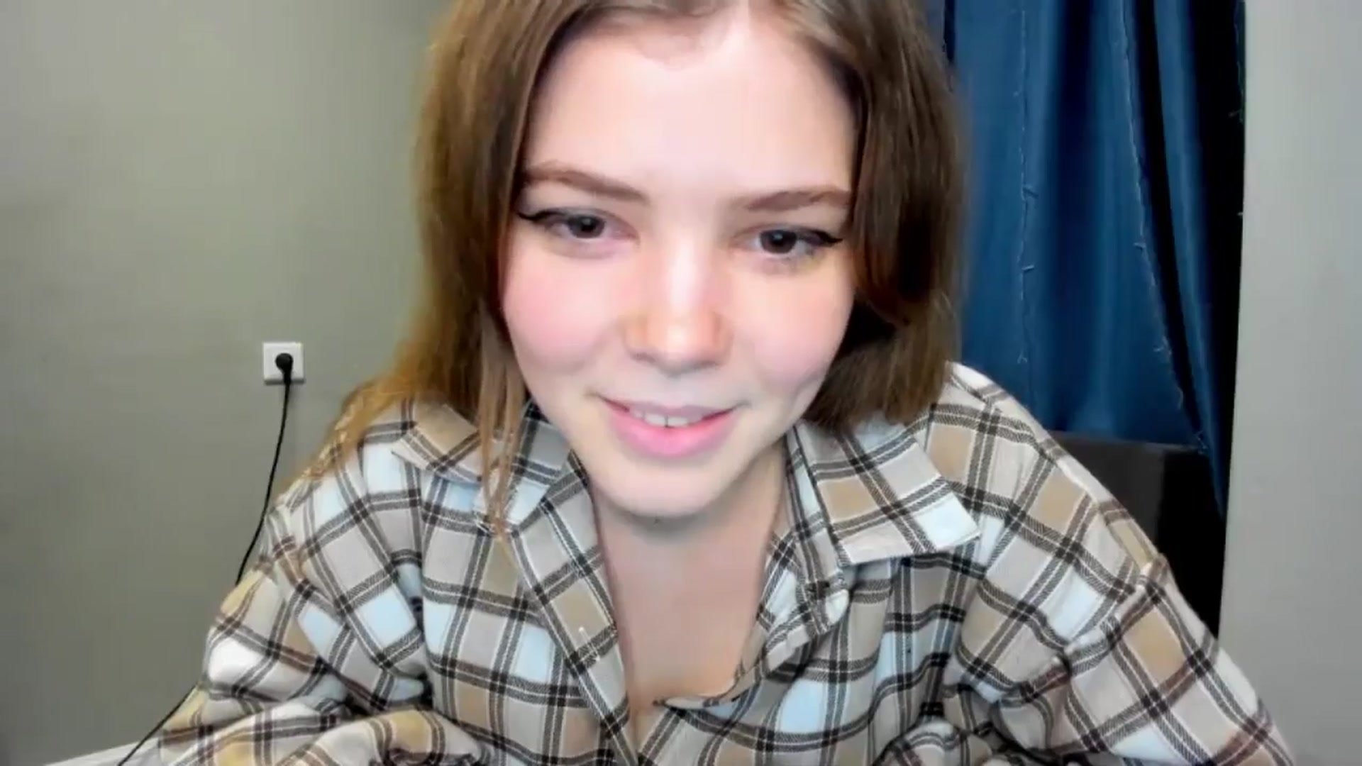 Gallery image thumbnail from EffyShy's myfreecams stream on, 12/10/2024, 19:59 image 2 of 20