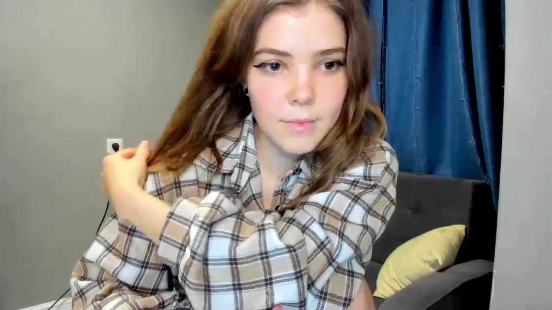 Gallery image thumbnail from EffyShy's myfreecams stream on, 12/10/2024, 22:11 image 16 of 20