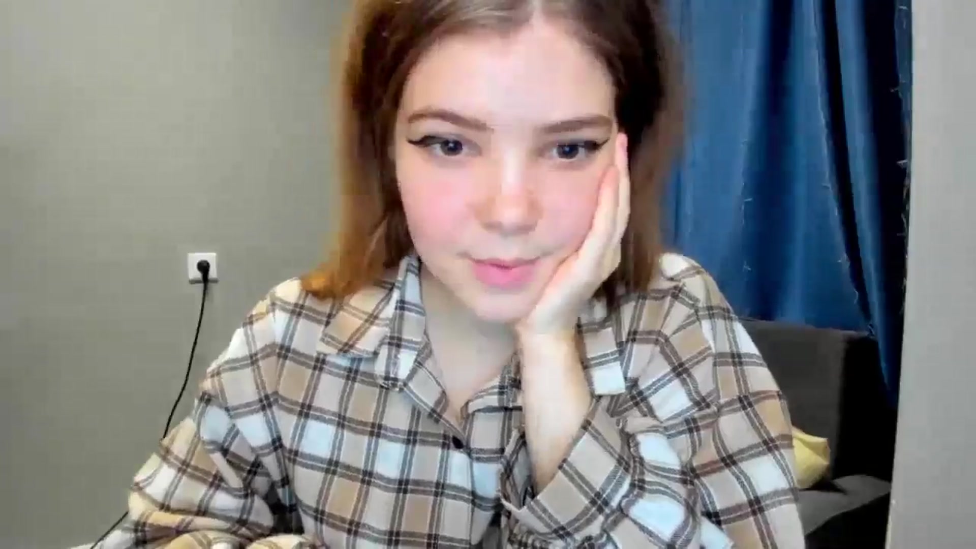 Gallery image thumbnail from EffyShy's myfreecams stream on, 12/15/2024, 14:19 image 6 of 20