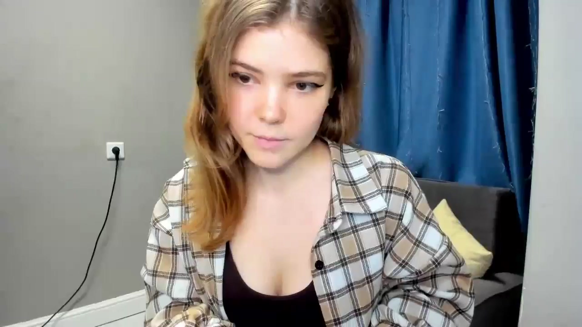 Gallery image thumbnail from EffyShy's myfreecams stream on, 12/18/2024, 17:47 image 15 of 20