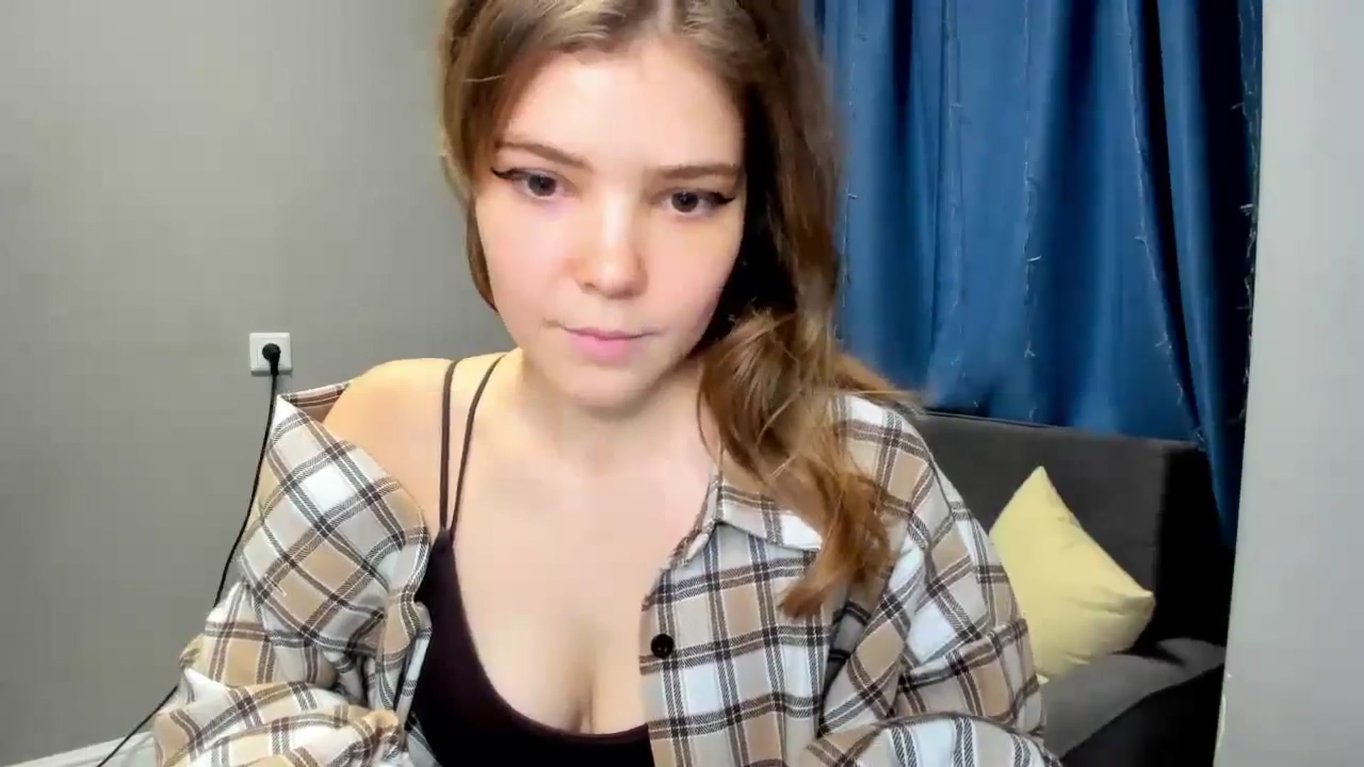 Gallery image thumbnail from EffyShy's myfreecams stream on, 12/18/2024, 17:47 image 6 of 20