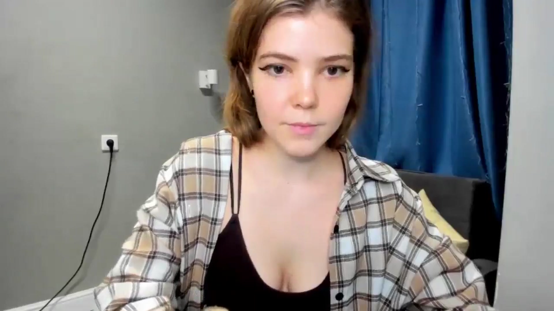Gallery image thumbnail from EffyShy's myfreecams stream on, 12/18/2024, 18:01 image 11 of 20