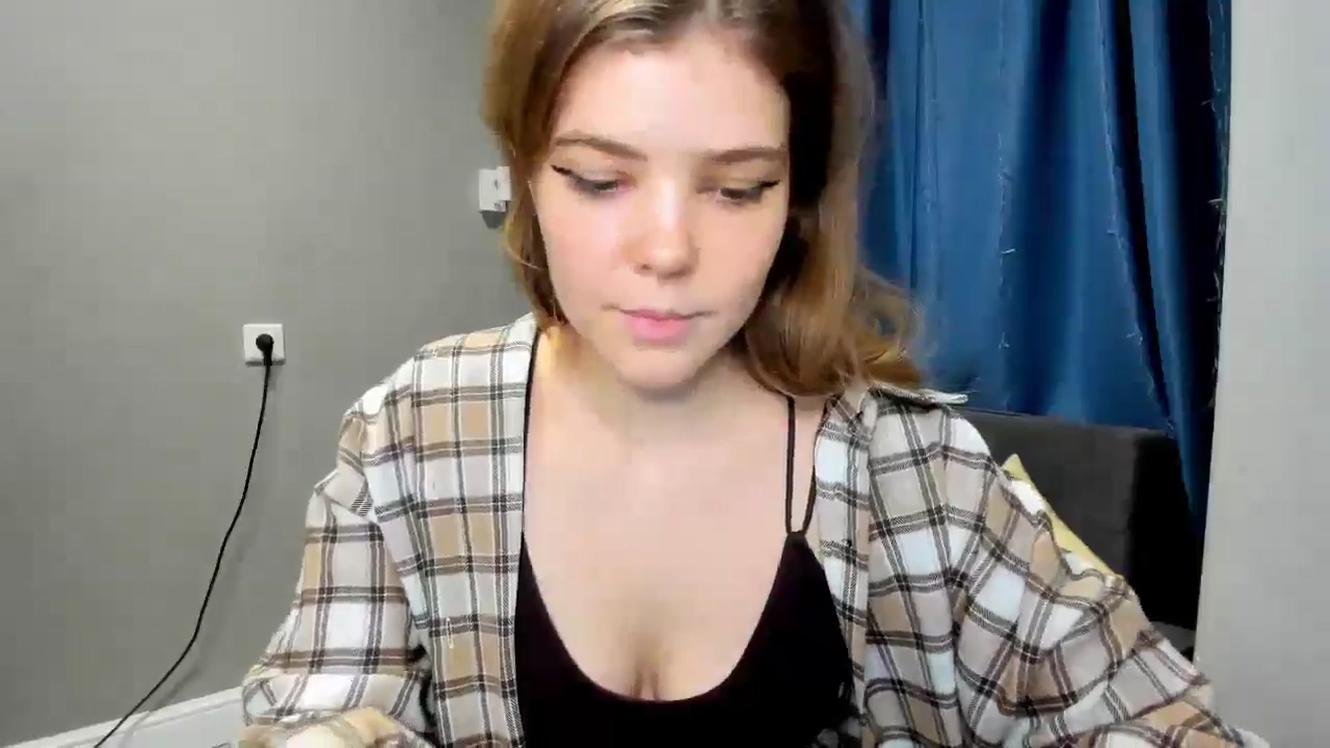 Gallery image thumbnail from EffyShy's myfreecams stream on, 12/18/2024, 18:01 image 20 of 20