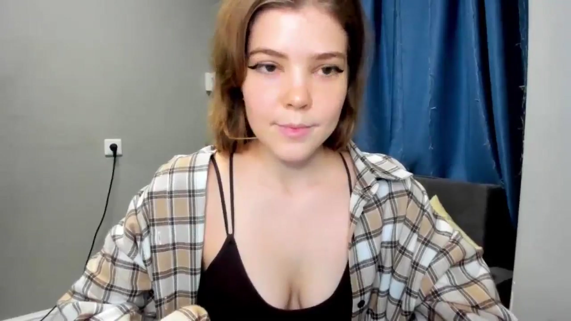 Gallery image thumbnail from EffyShy's myfreecams stream on, 12/18/2024, 18:01 image 9 of 20