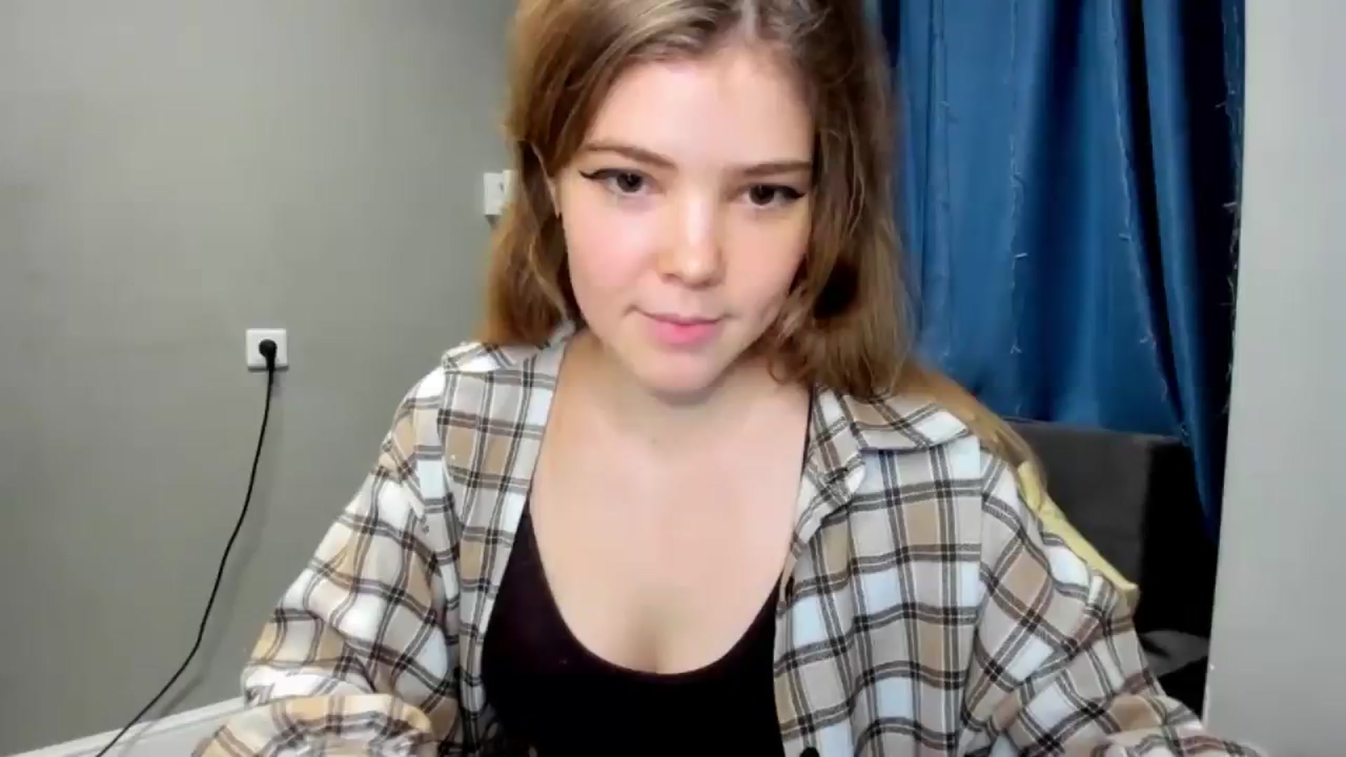 Gallery image thumbnail from EffyShy's myfreecams stream on, 12/18/2024, 19:09 image 6 of 20