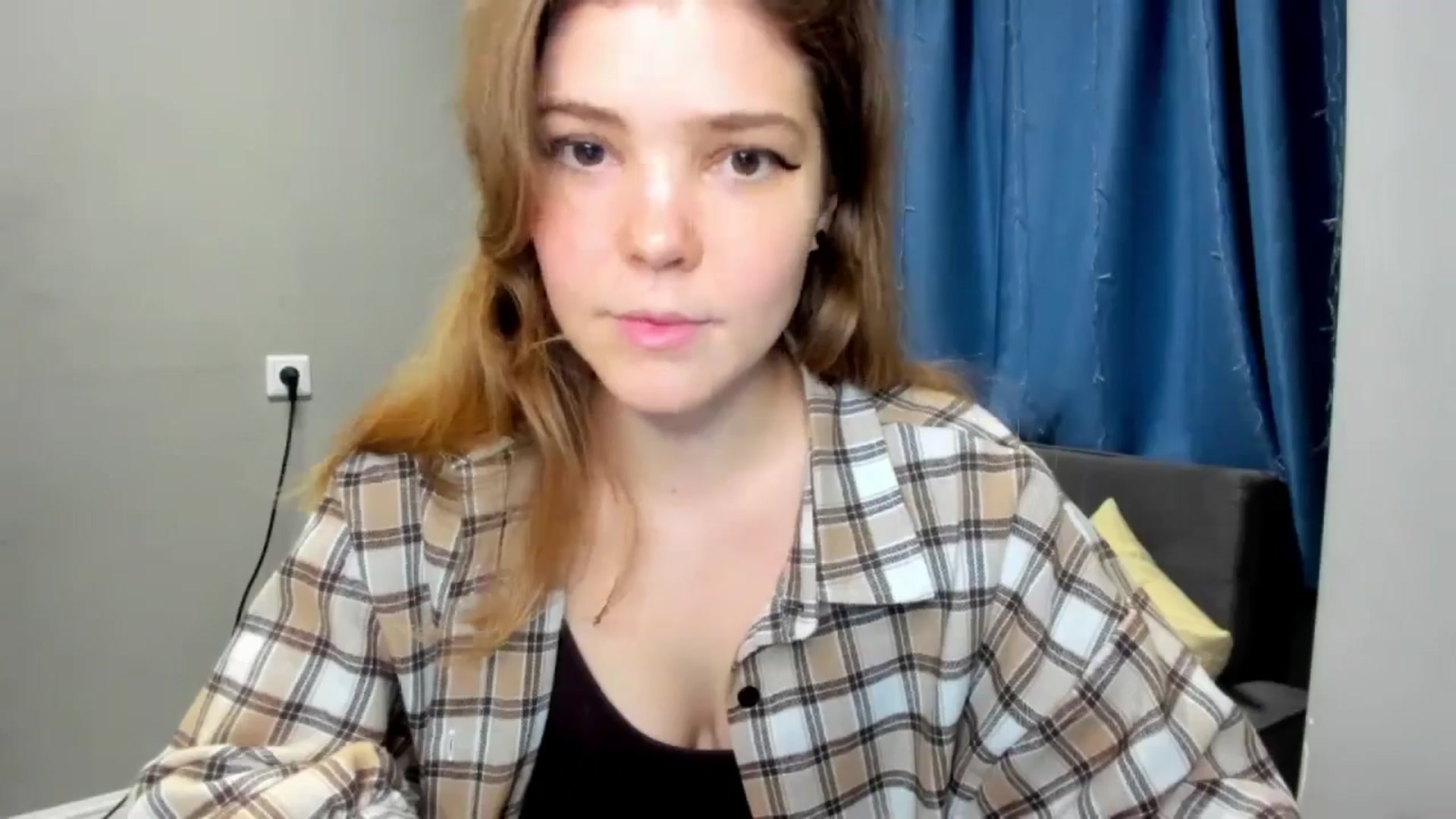 Gallery image thumbnail from EffyShy's myfreecams stream on, 12/18/2024, 19:09 image 18 of 20