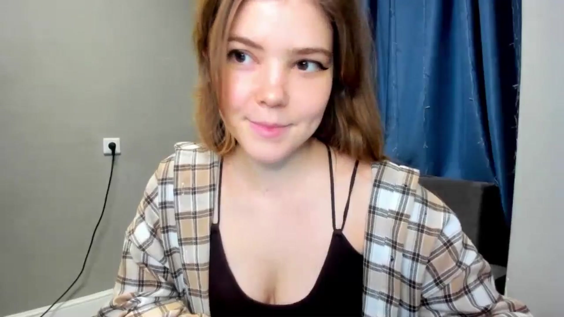Gallery image thumbnail from EffyShy's myfreecams stream on, 12/18/2024, 21:50 image 14 of 20