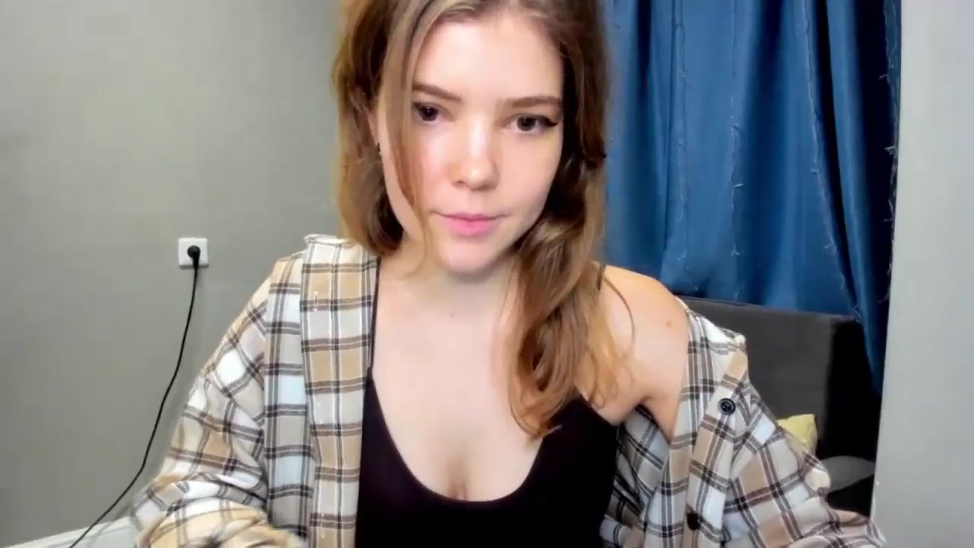 Gallery image thumbnail from EffyShy's myfreecams stream on, 12/18/2024, 21:50 image 13 of 20