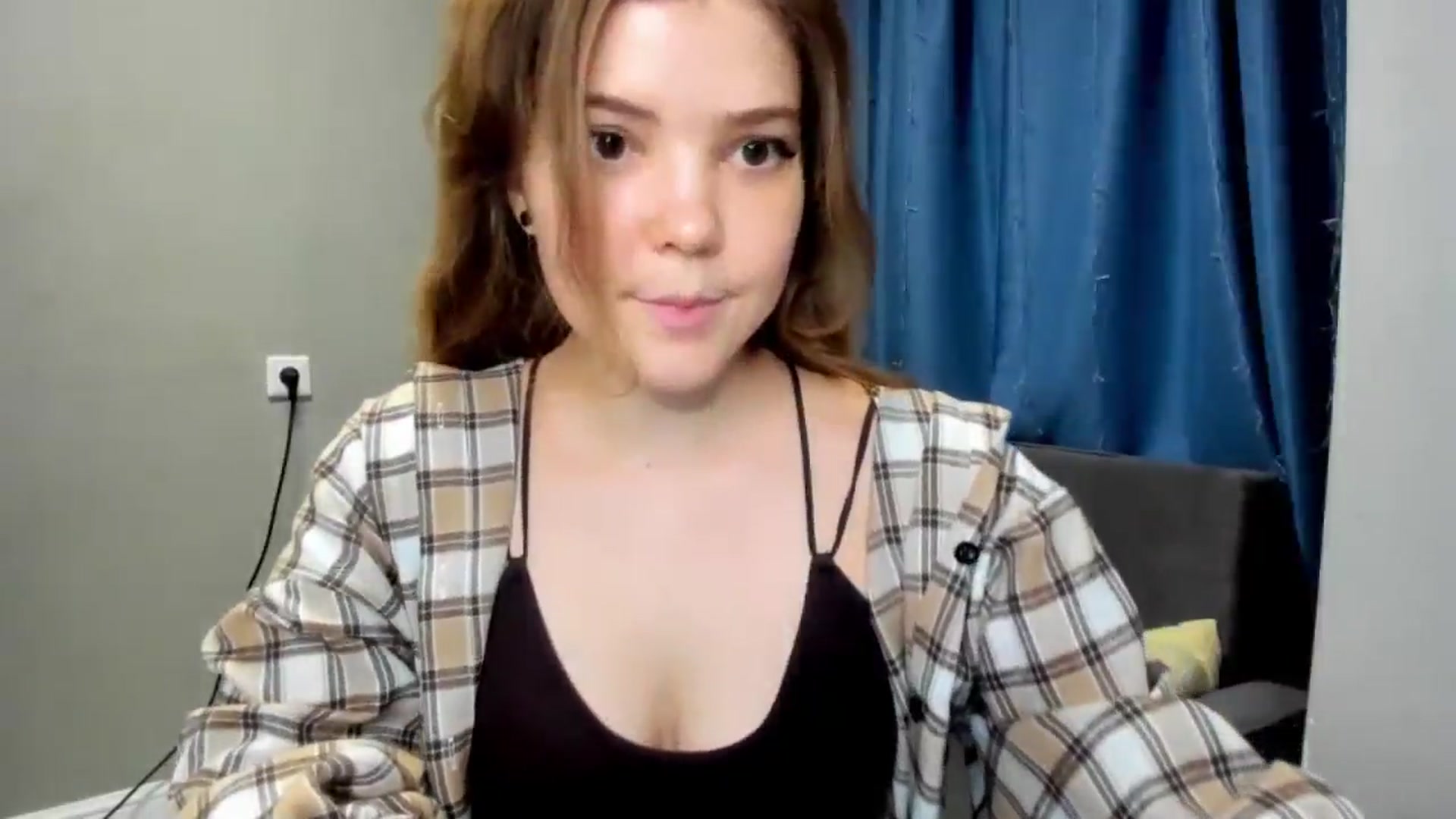 Gallery image thumbnail from EffyShy's myfreecams stream on, 12/18/2024, 21:50 image 6 of 20