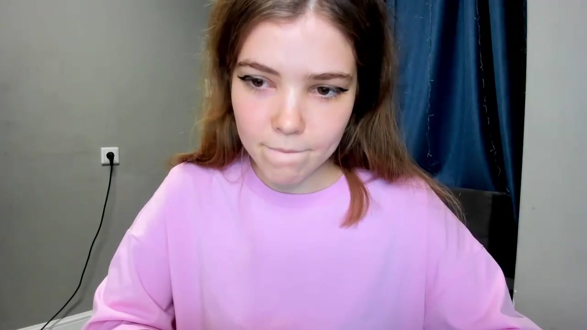 Gallery image thumbnail from EffyShy's myfreecams stream on, 12/19/2024, 21:00 image 12 of 20