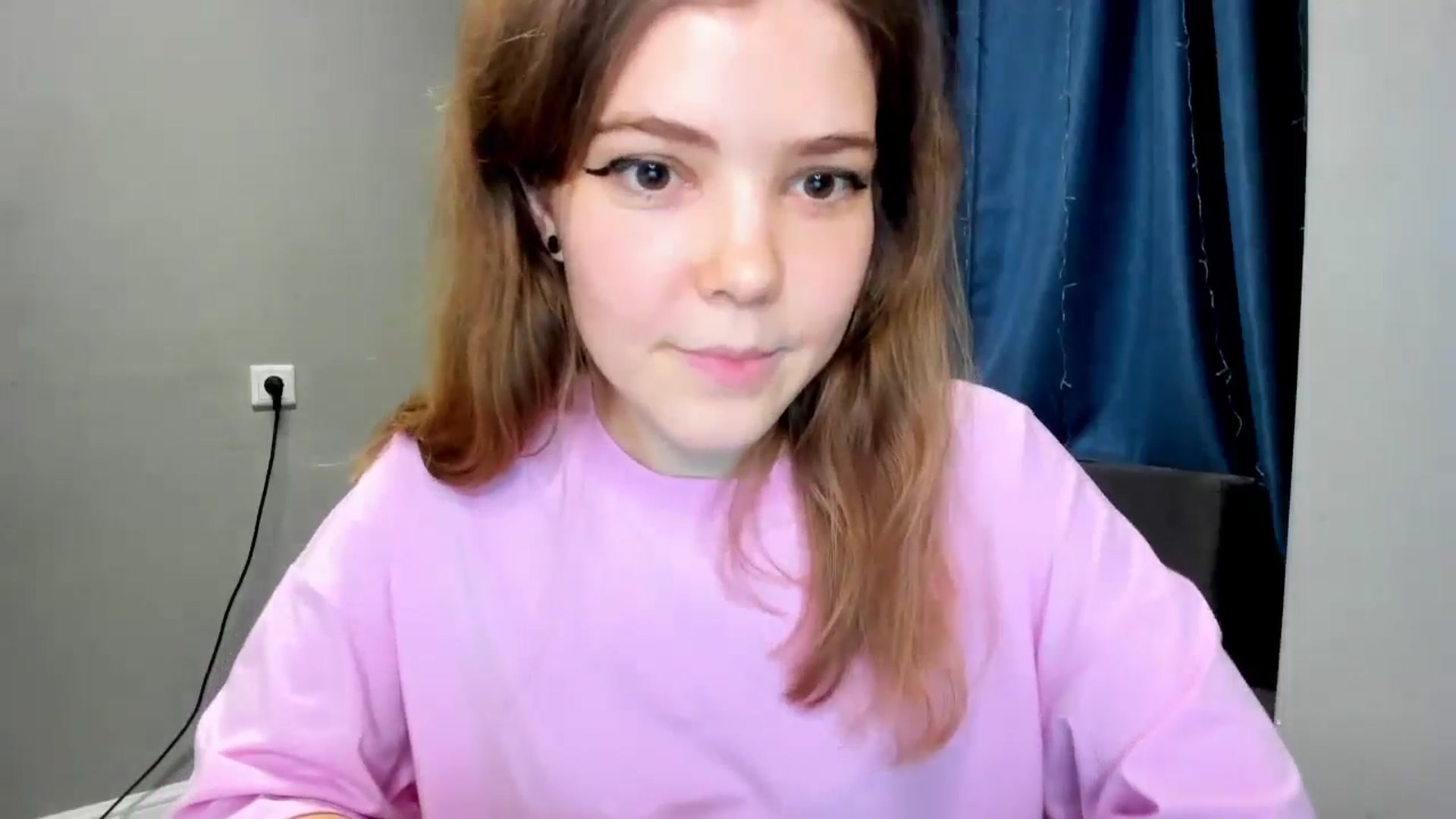 Gallery image thumbnail from EffyShy's myfreecams stream on, 12/19/2024, 21:00 image 17 of 20