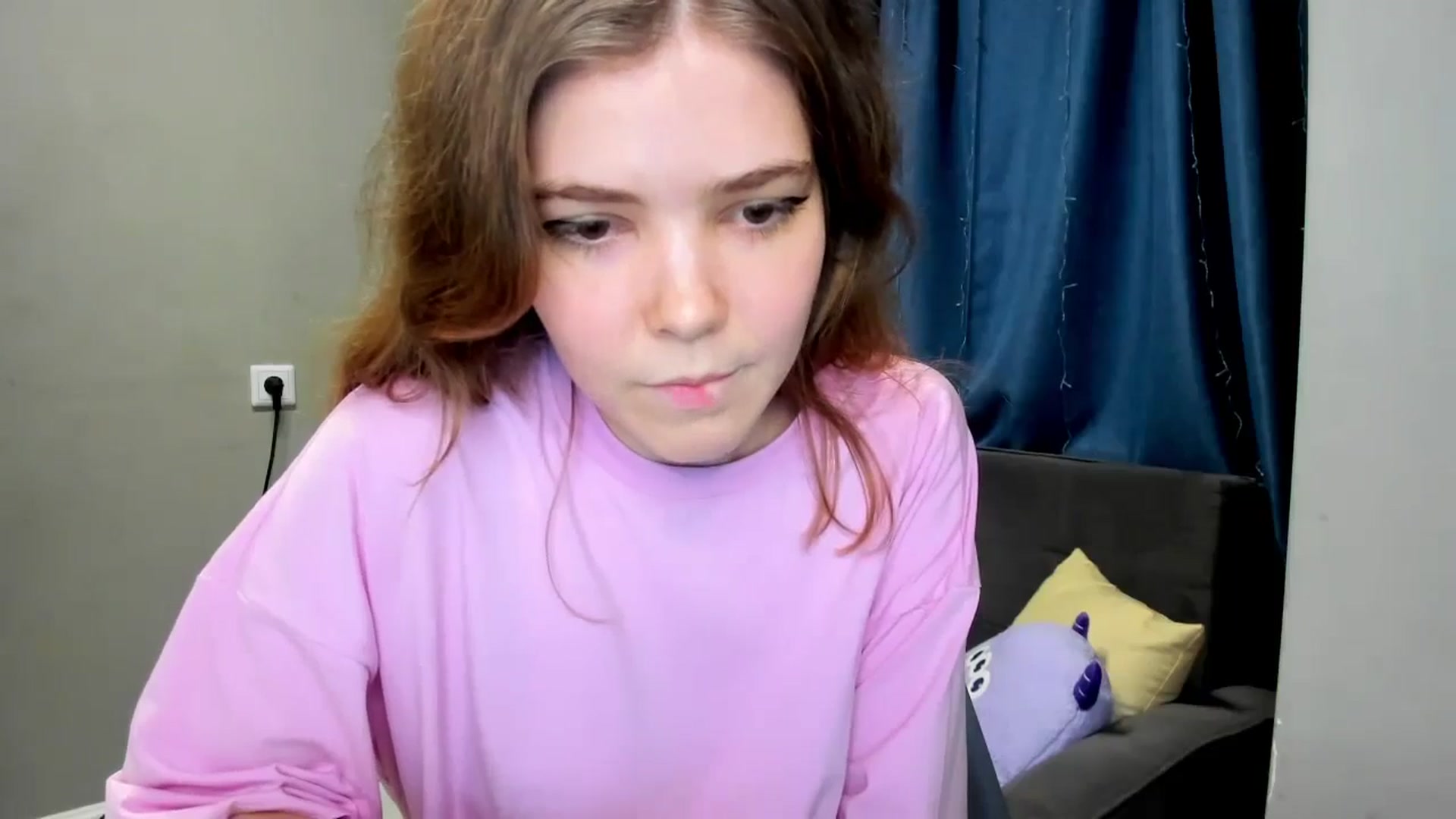 Gallery image thumbnail from EffyShy's myfreecams stream on, 12/19/2024, 21:38 image 19 of 20