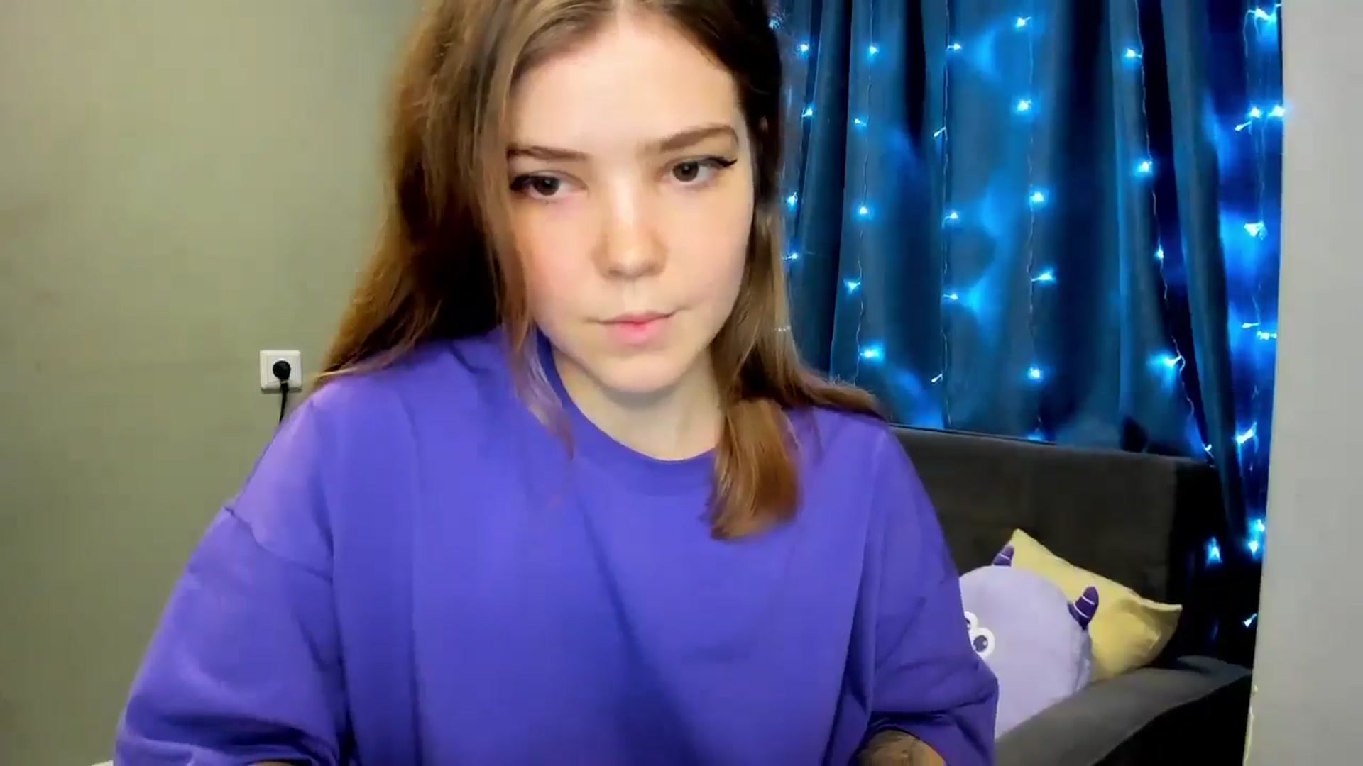 Gallery image thumbnail from EffyShy's myfreecams stream on, 12/21/2024, 14:19 image 14 of 20