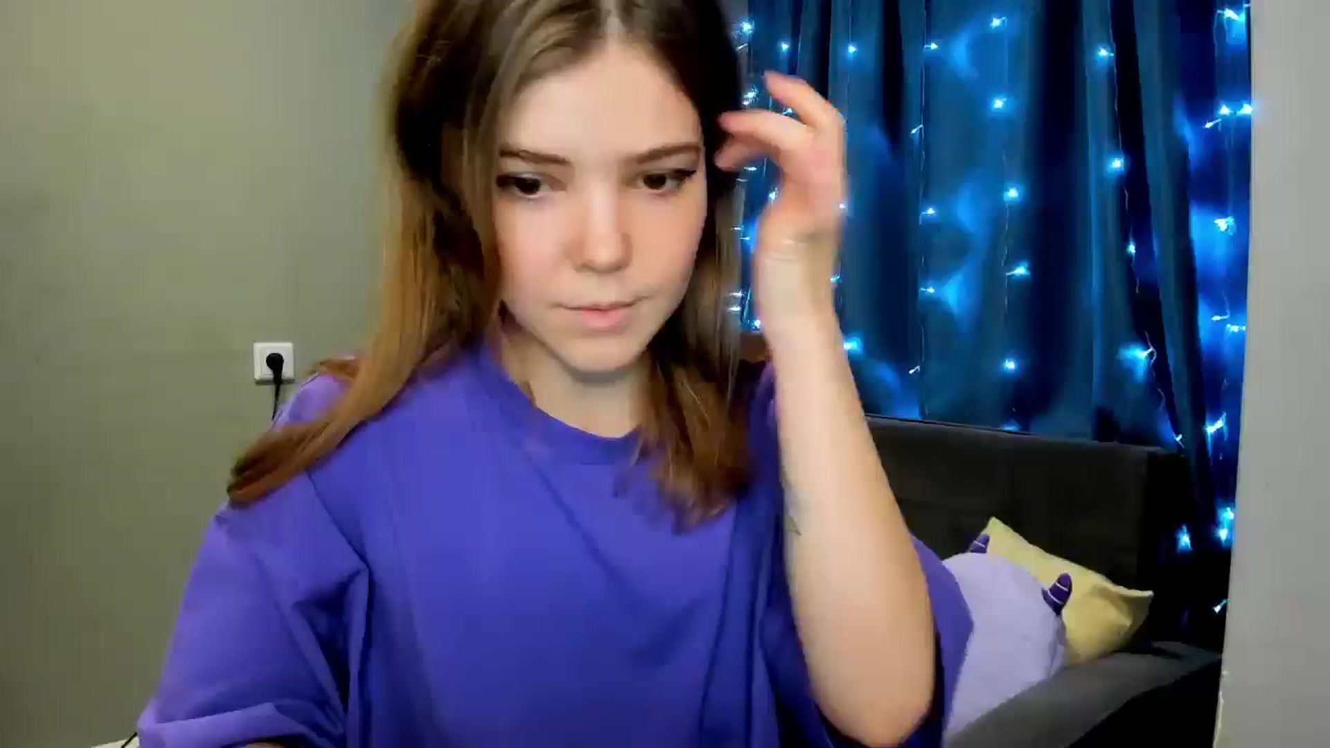Gallery image thumbnail from EffyShy's myfreecams stream on, 12/21/2024, 14:19 image 1 of 20