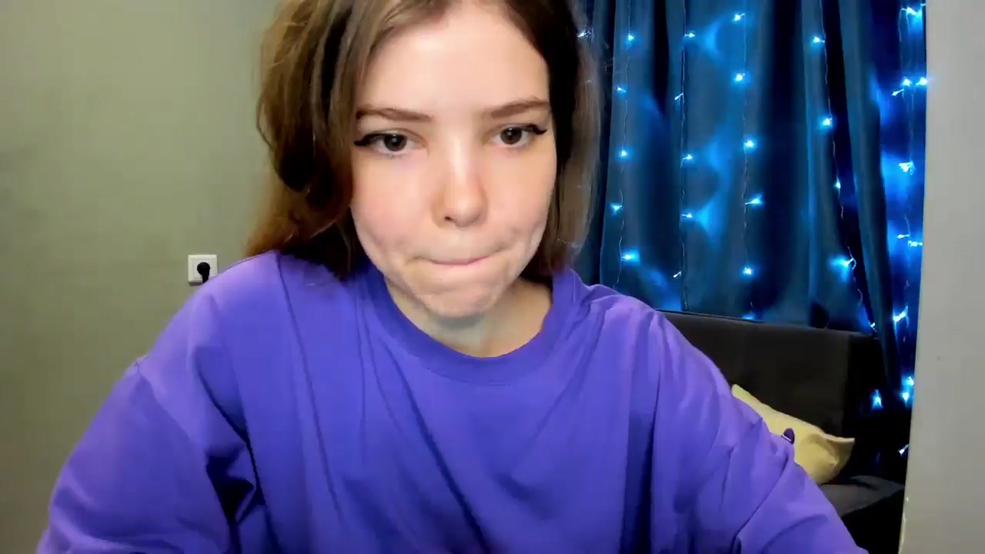 Gallery image thumbnail from EffyShy's myfreecams stream on, 12/21/2024, 16:34 image 8 of 20