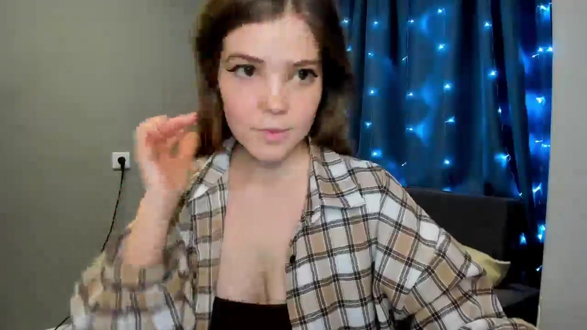 Gallery image thumbnail from EffyShy's myfreecams stream on, 12/21/2024, 18:50 image 16 of 20