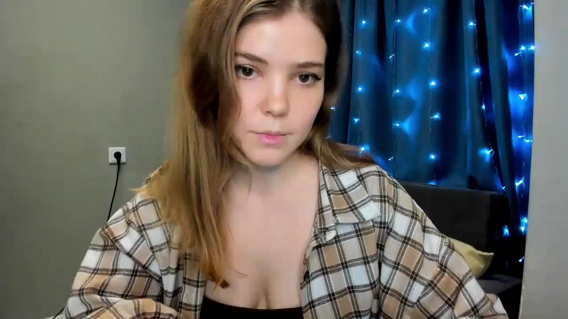 Gallery image thumbnail from EffyShy's myfreecams stream on, 12/21/2024, 18:50 image 7 of 20
